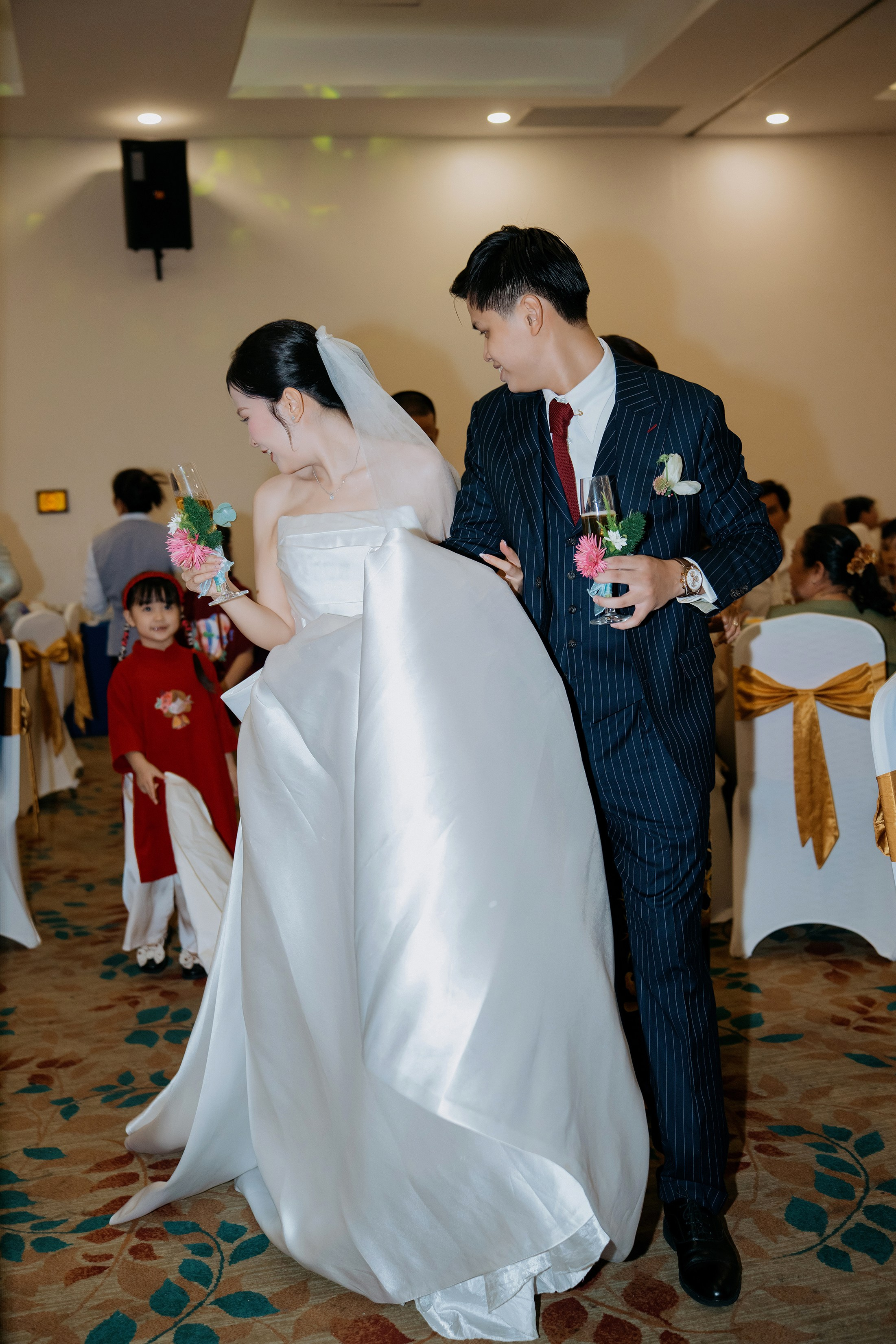 TOAN & VY / Wedding Journalism. Saigon Wedding Present | Art Beyond Moments