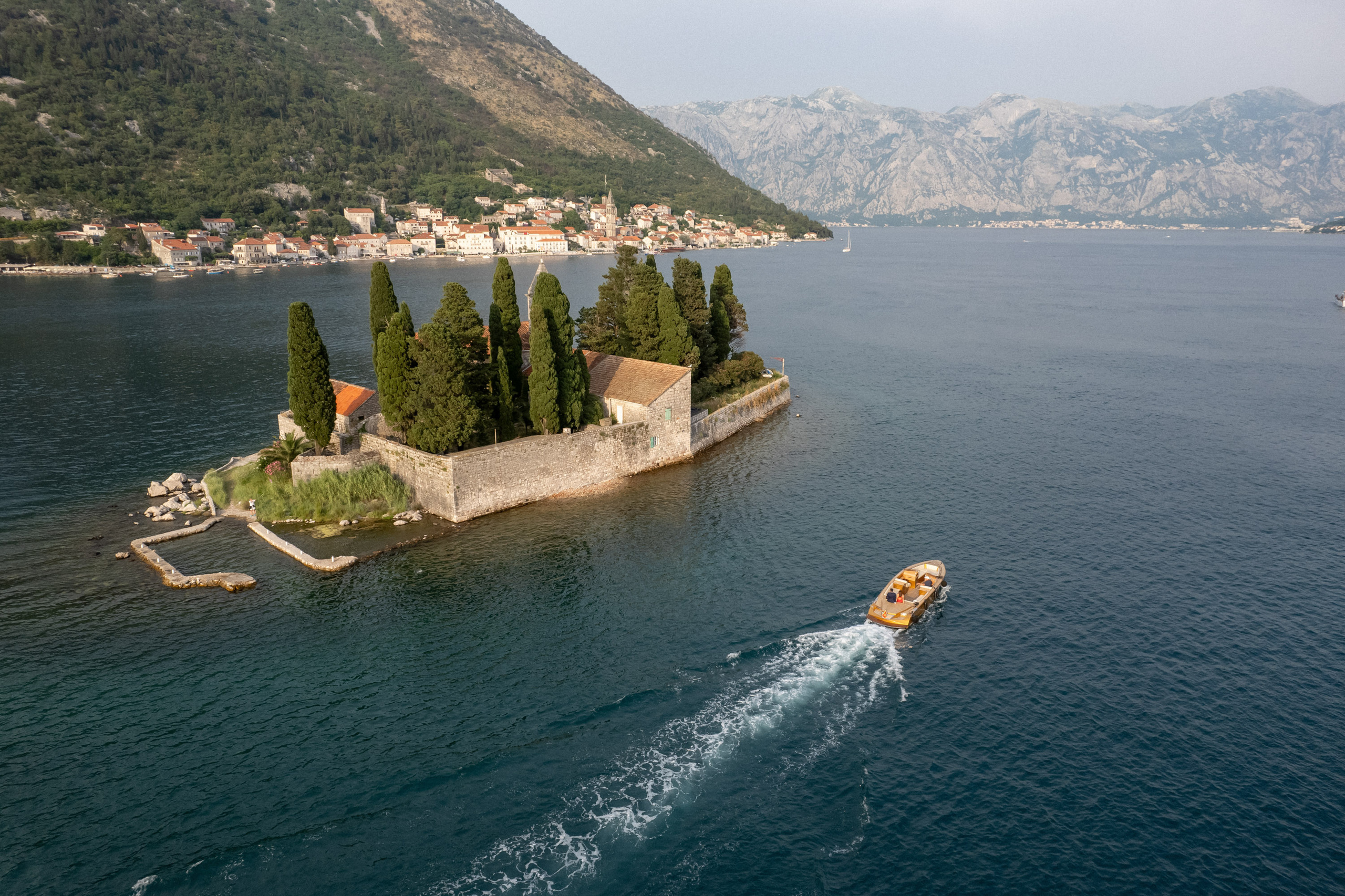 Proposal in Perast — Photographer Mariia Sosnina