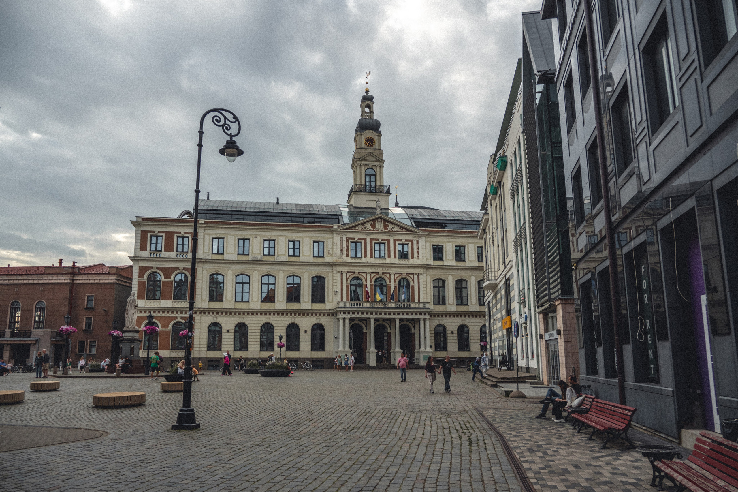 Voyage à Riga. Photographe sur Cote d’Azur. Portraits de familles, couples, enfants, événements