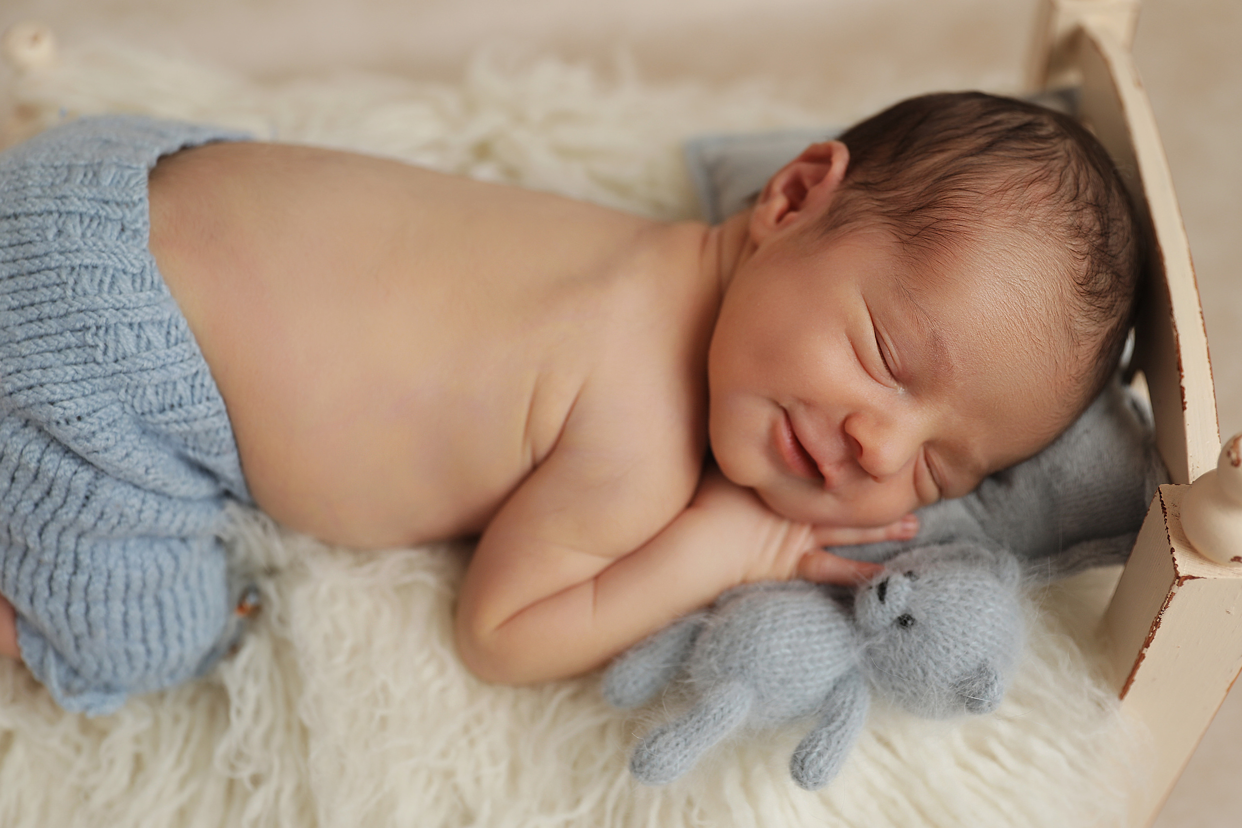 Newborn * Recién Nacidos. Fotografía de Eventos, Embarazo y Familiar en Pirineos