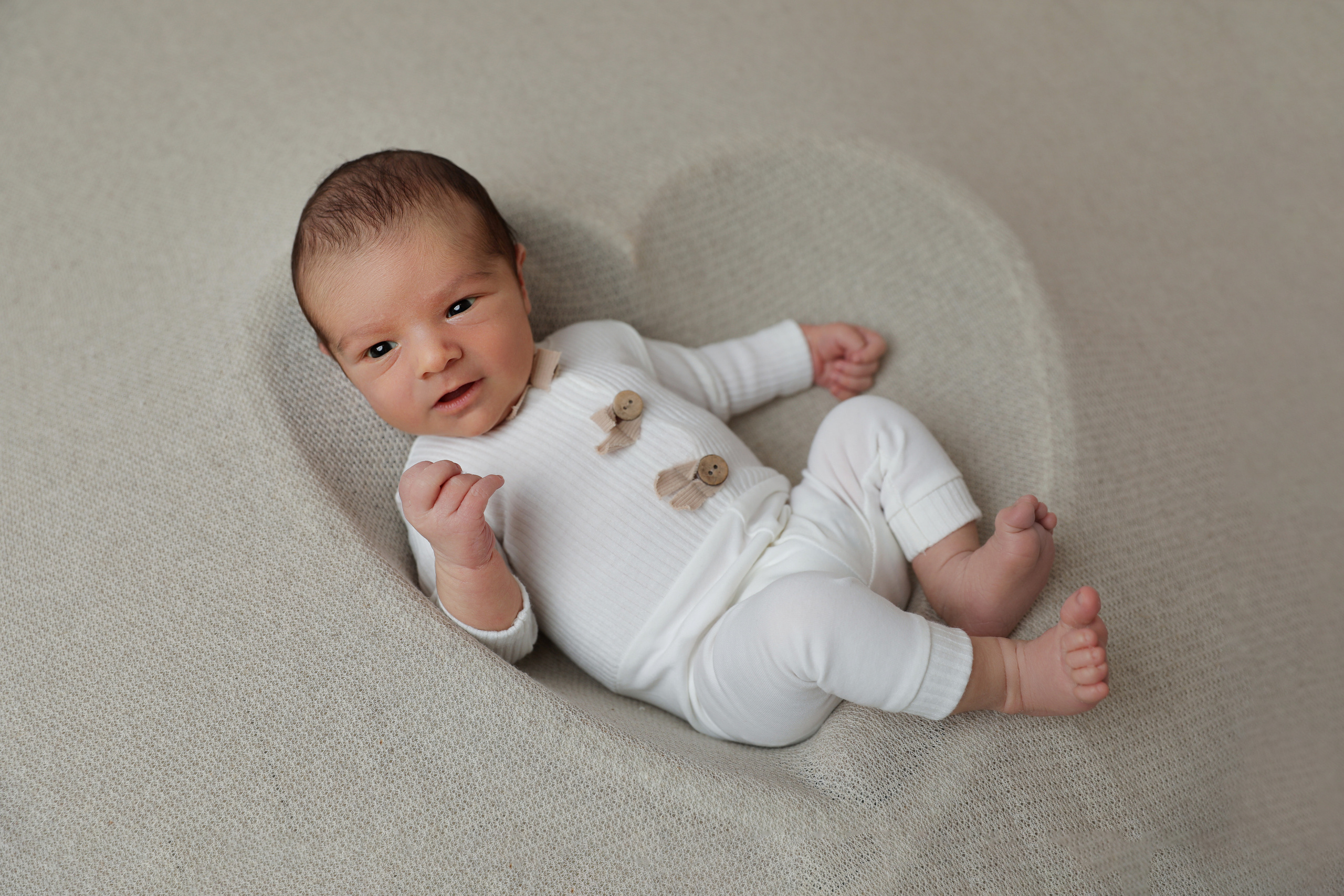 Newborn * Recién Nacidos. Fotografía de Eventos, Embarazo y Familiar en Pirineos