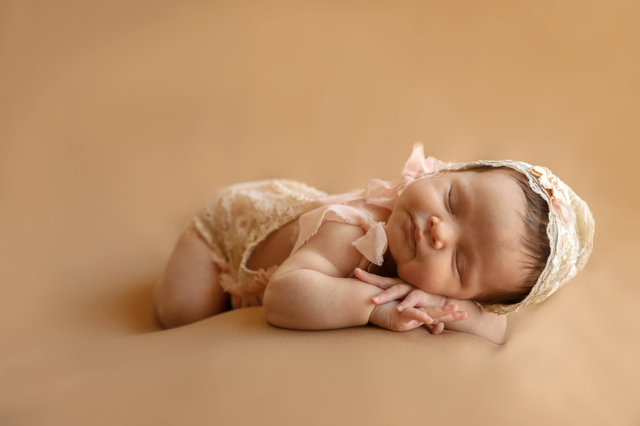 Newborn * Recién Nacidos. Fotografía de Eventos, Embarazo y Familiar en Pirineos