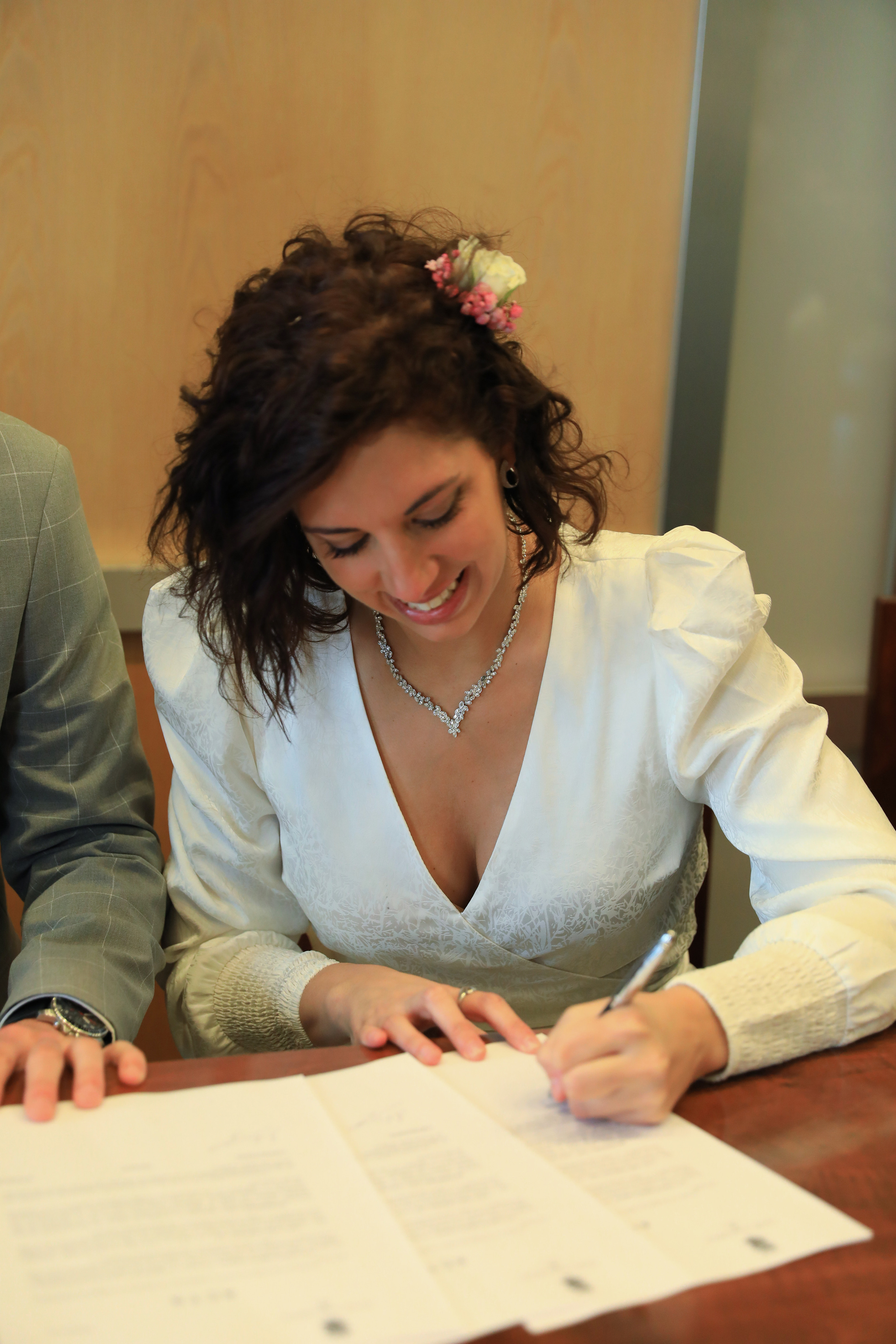 «A tan sólo una firma». Fotografía de Eventos, Embarazo y Familiar en Pirineos