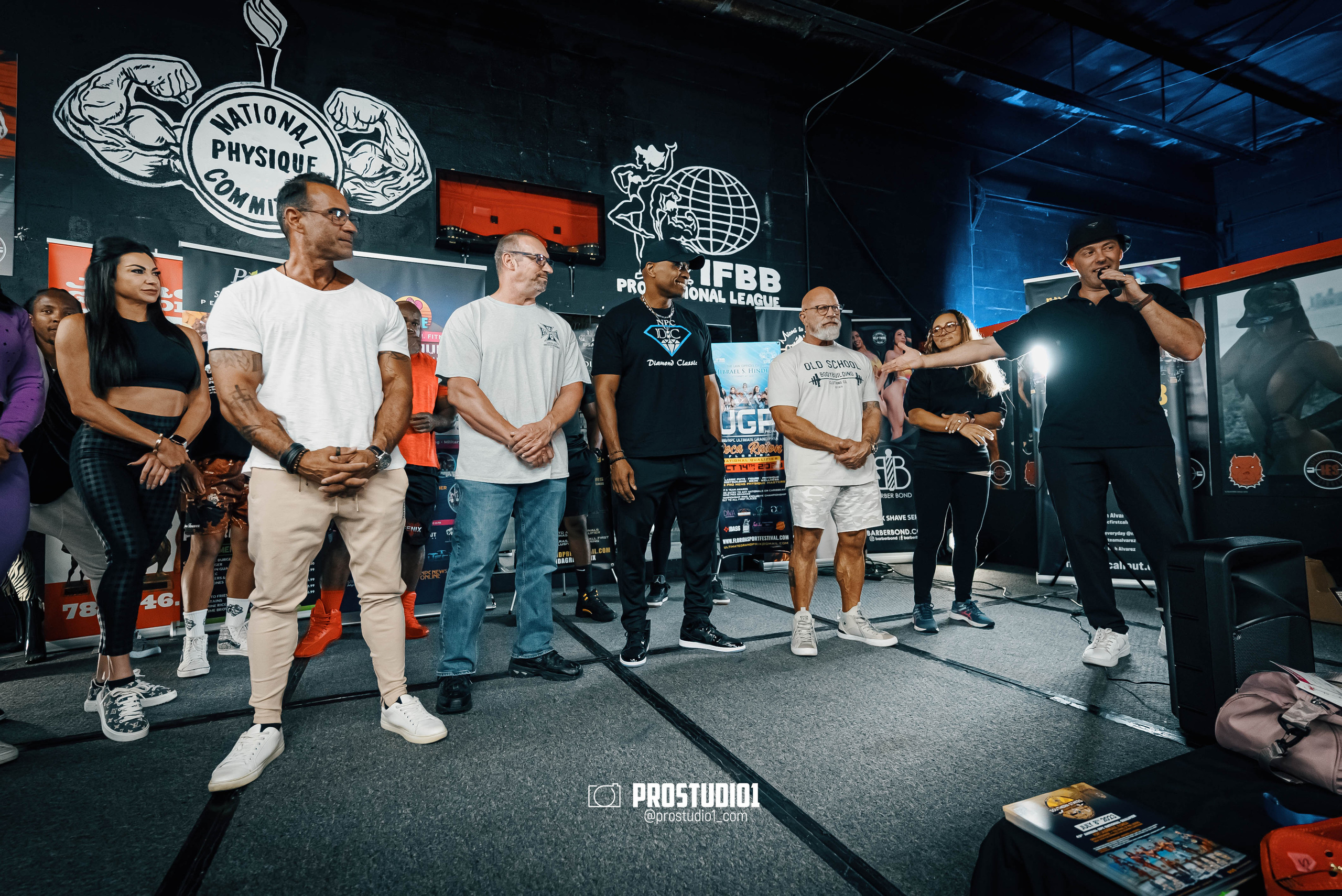 NPC/IFBB PRO Posing Seminar / Infamous Fitness Studio