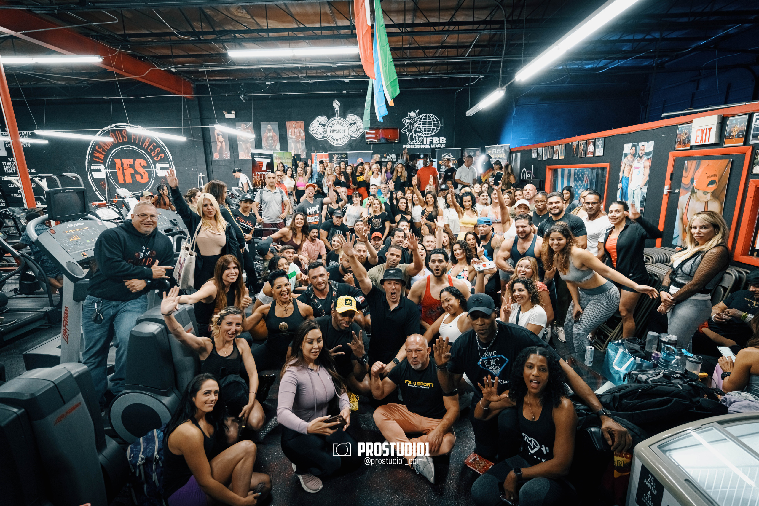 NPC/IFBB PRO Posing Seminar / Infamous Fitness Studio