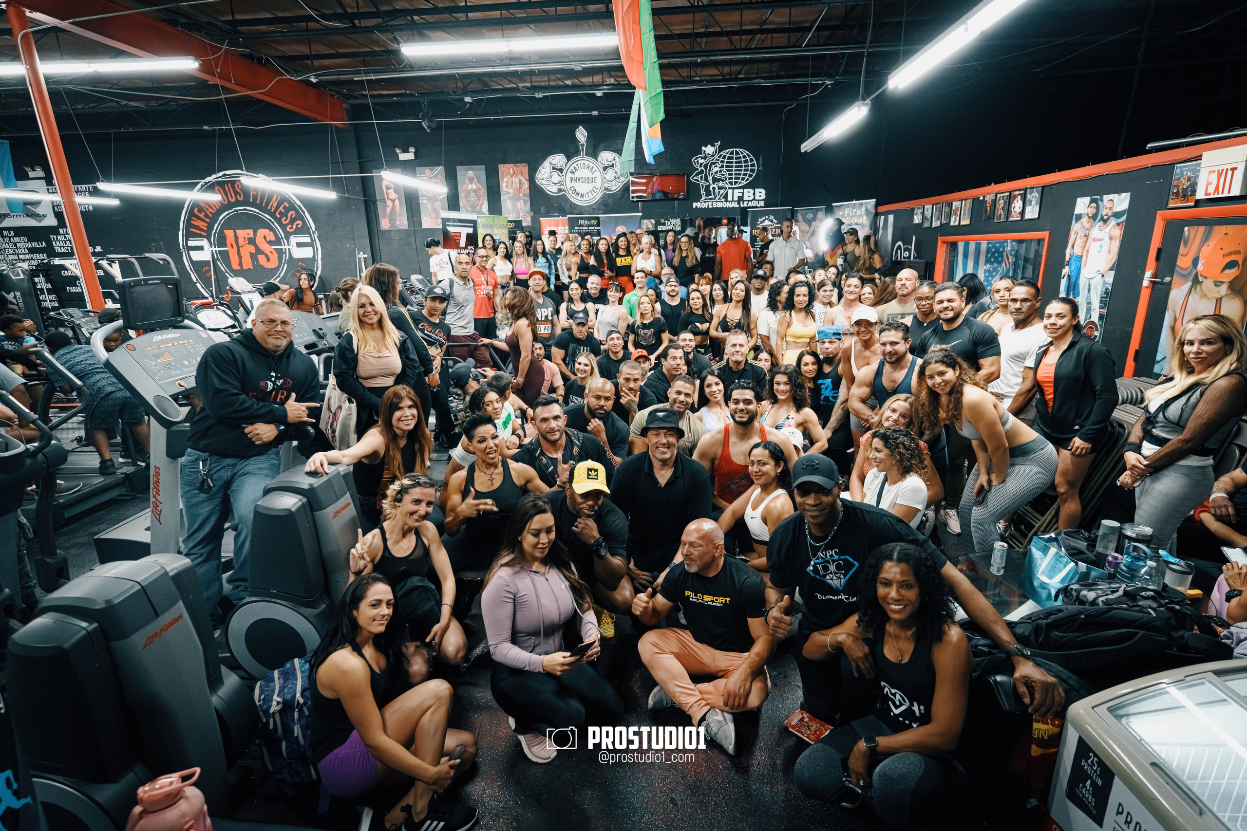 NPC/IFBB PRO Posing Seminar / Infamous Fitness Studio