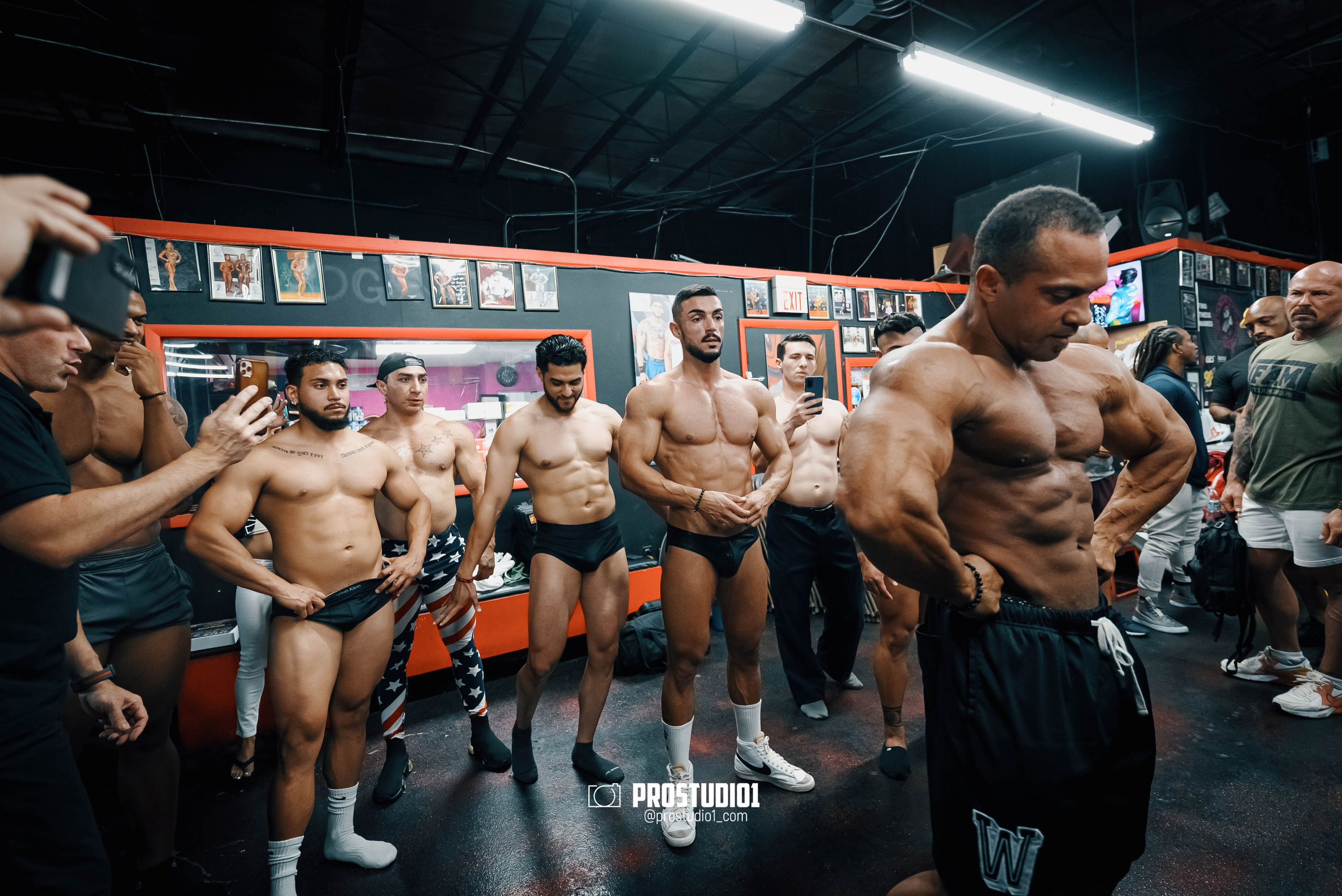 NPC/IFBB PRO Posing Seminar / Infamous Fitness Studio