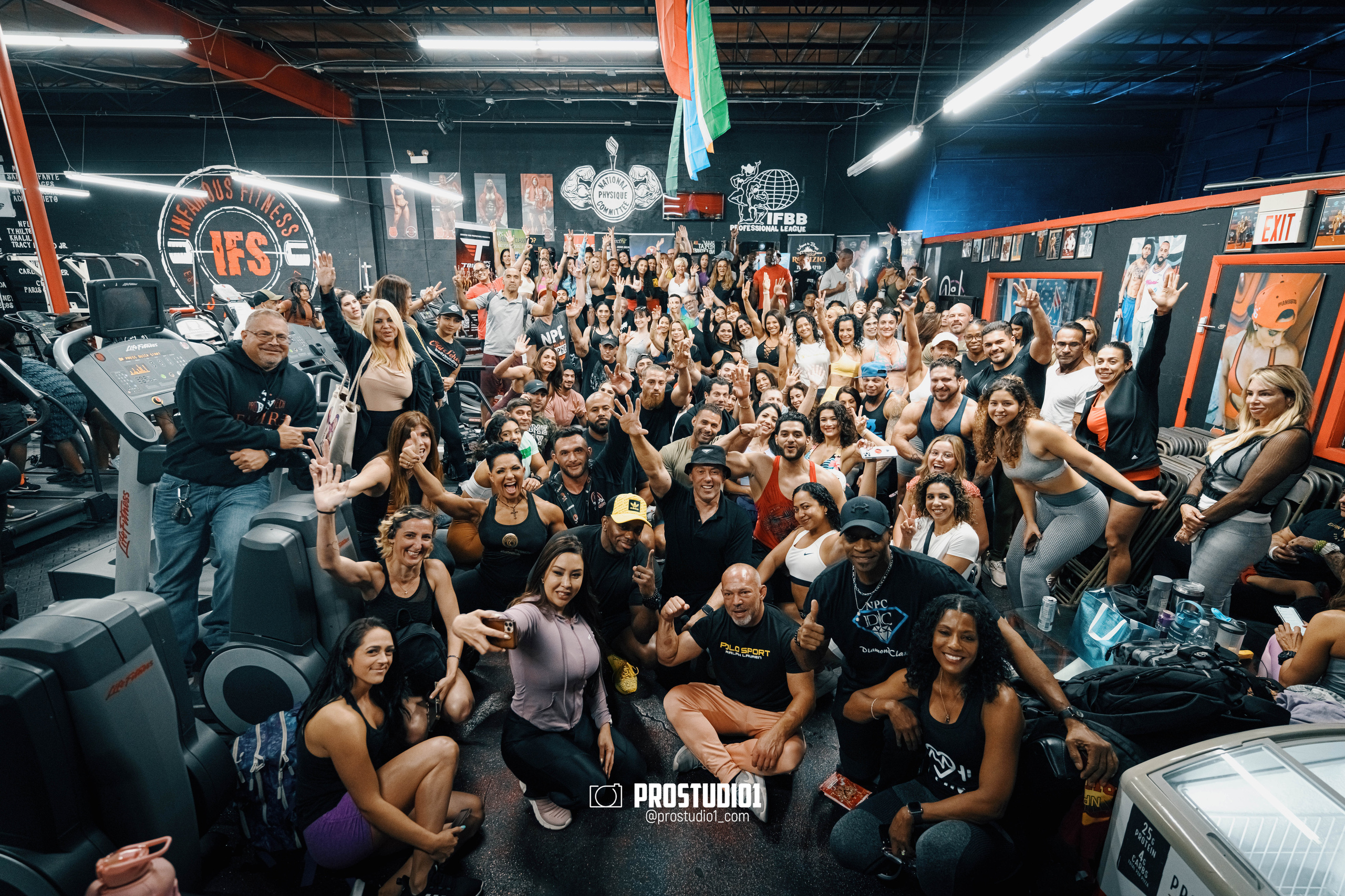 NPC/IFBB PRO Posing Seminar / Infamous Fitness Studio