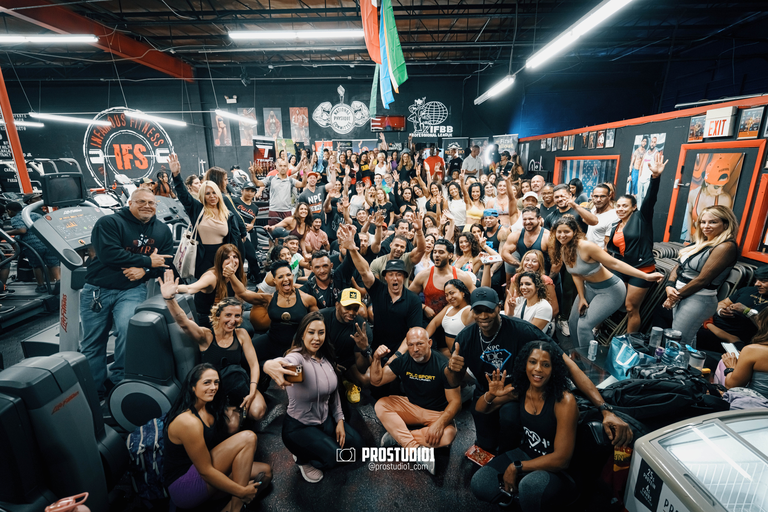NPC/IFBB PRO Posing Seminar / Infamous Fitness Studio