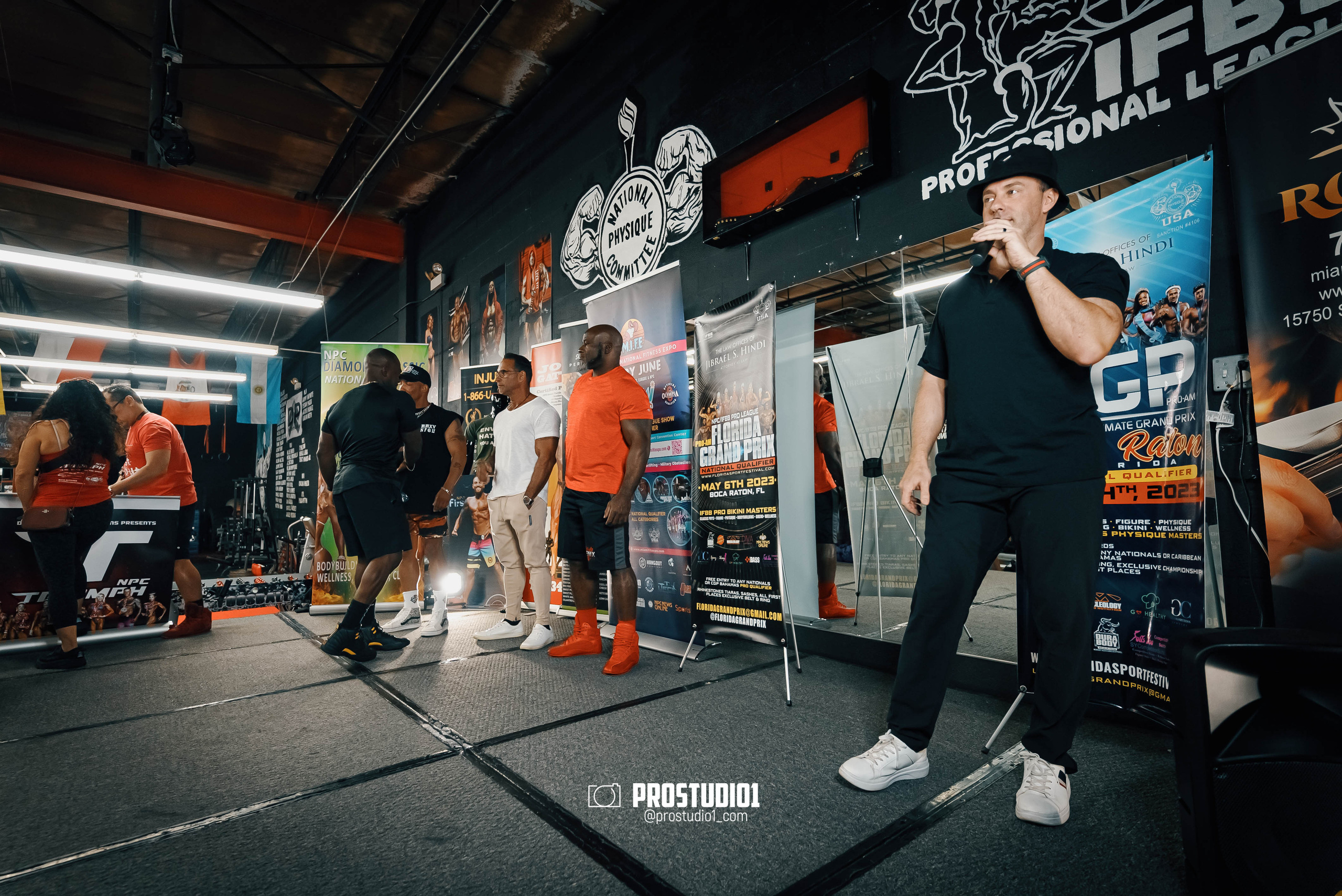 NPC/IFBB PRO Posing Seminar / Infamous Fitness Studio