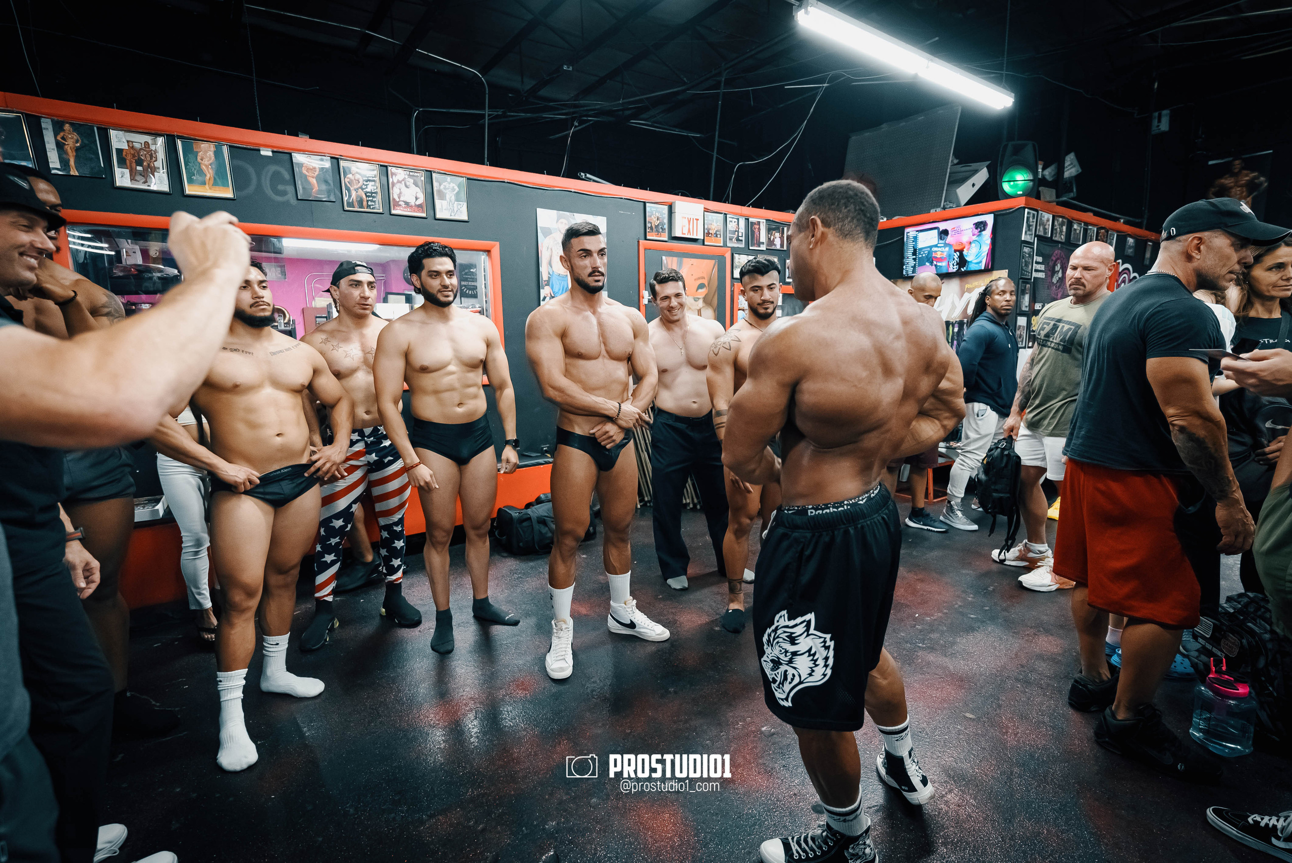 NPC/IFBB PRO Posing Seminar / Infamous Fitness Studio