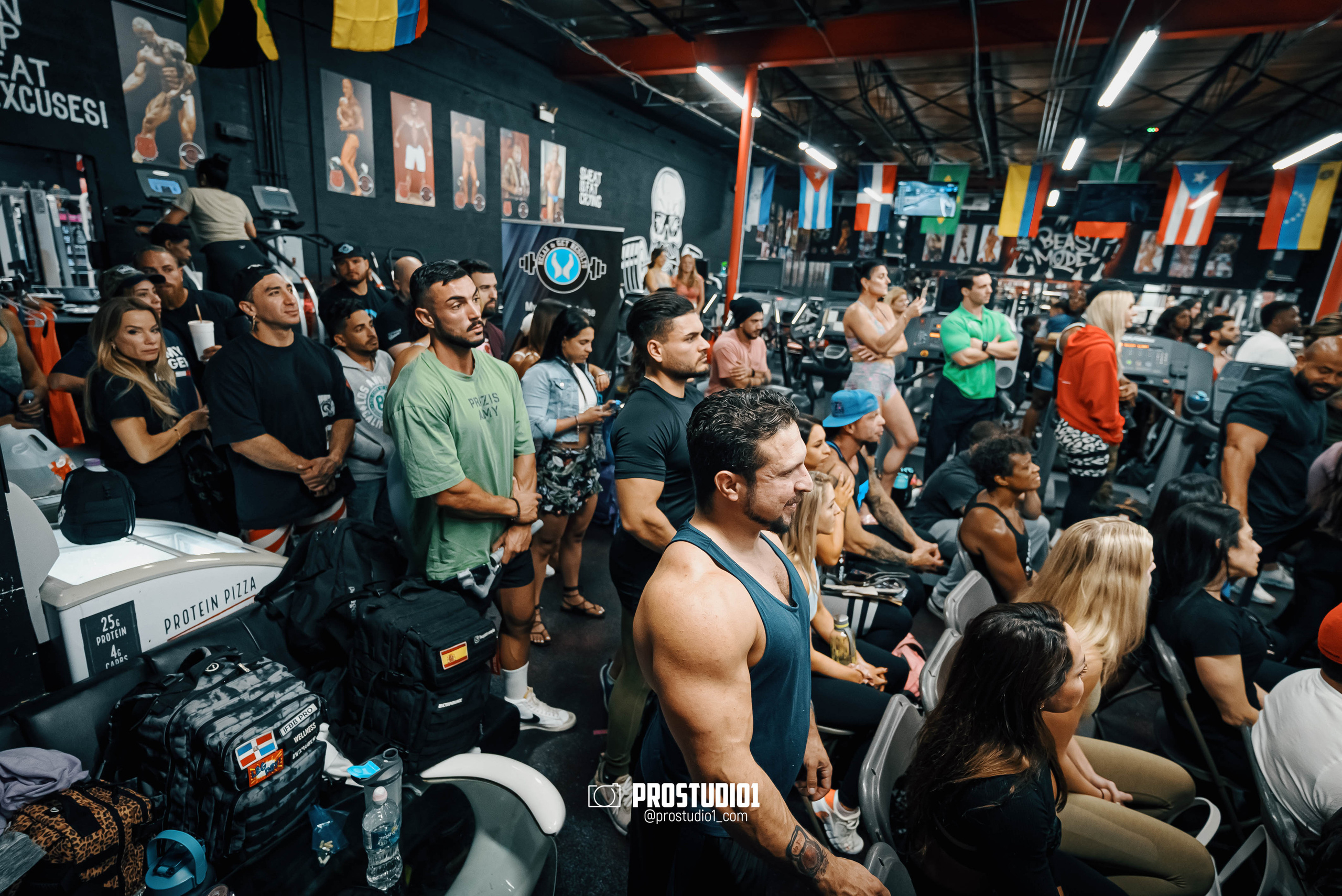 NPC/IFBB PRO Posing Seminar / Infamous Fitness Studio