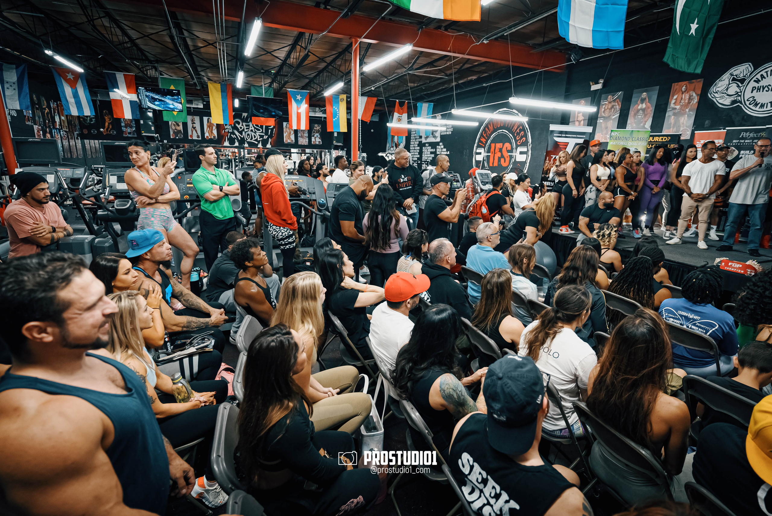 NPC/IFBB PRO Posing Seminar / Infamous Fitness Studio