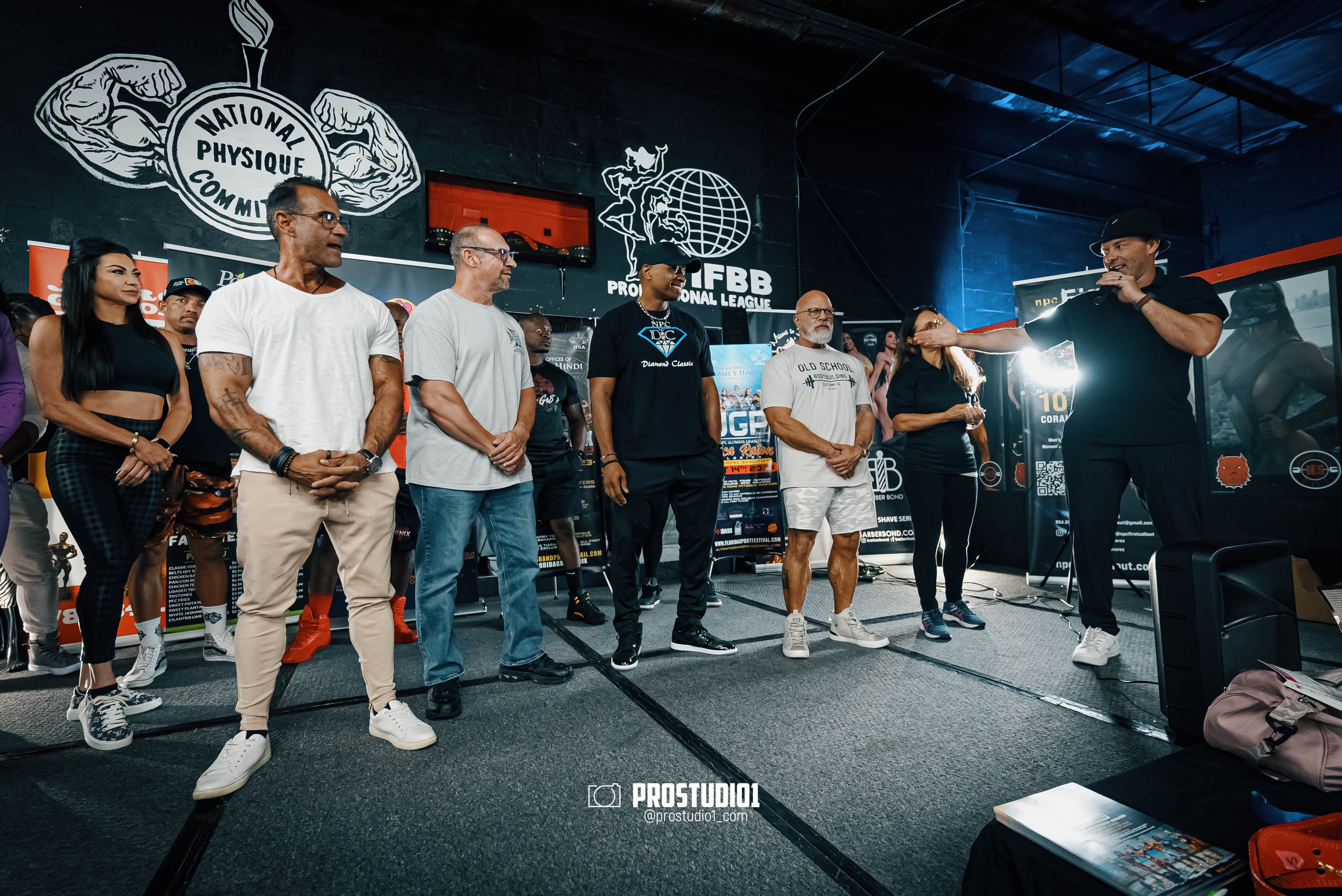 NPC/IFBB PRO Posing Seminar / Infamous Fitness Studio