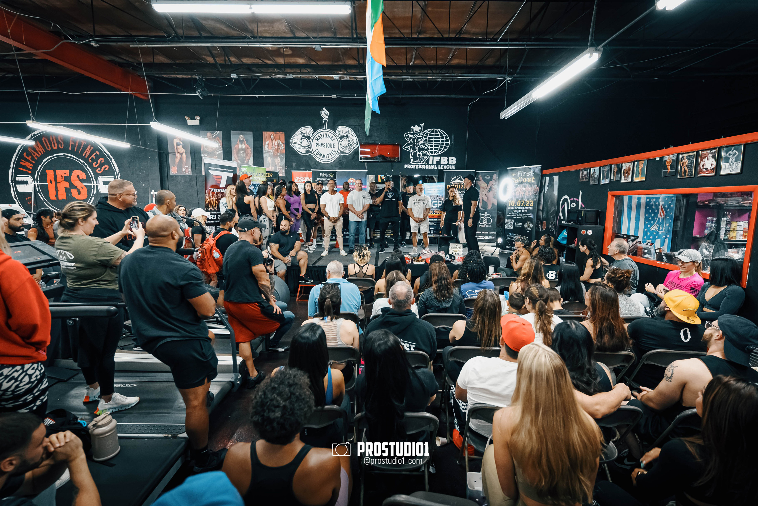 NPC/IFBB PRO Posing Seminar / Infamous Fitness Studio