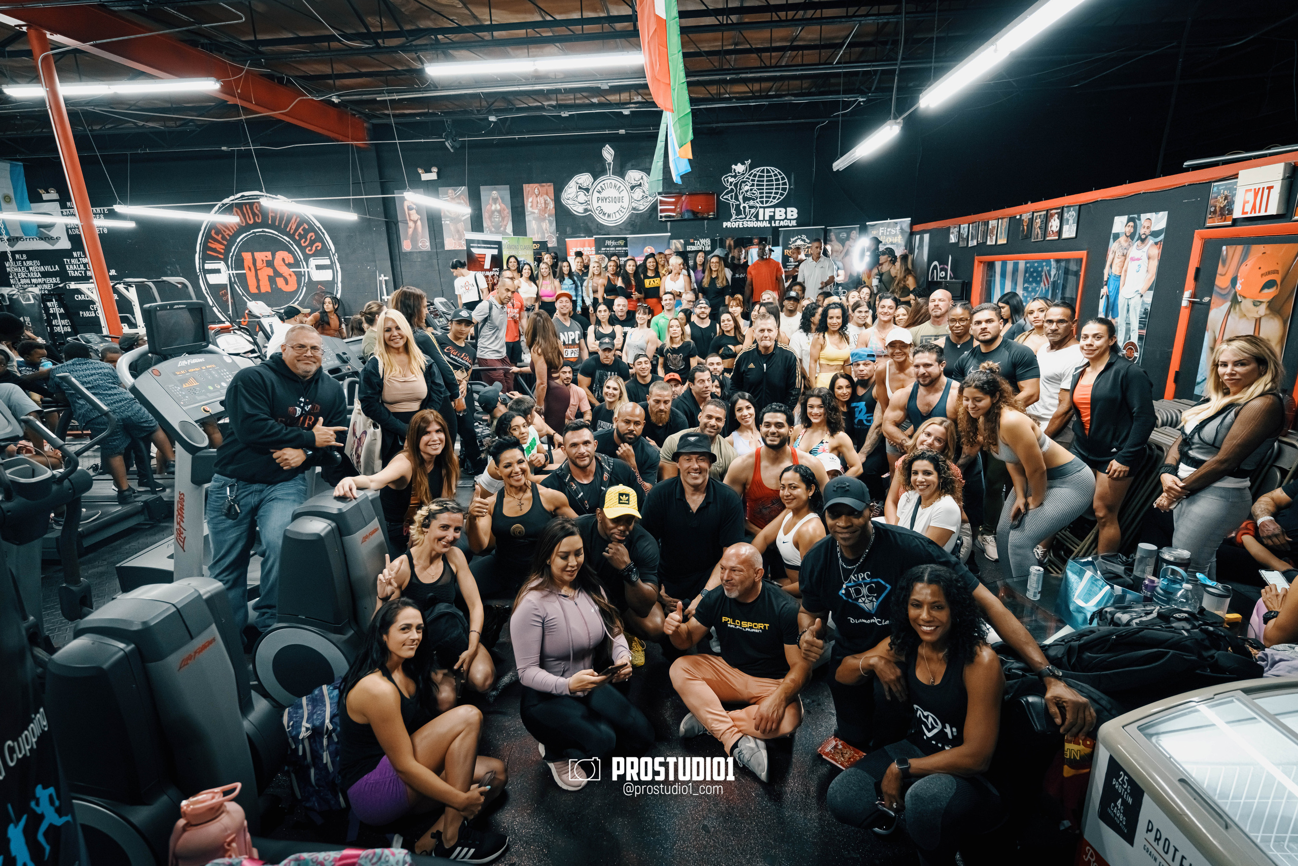 NPC/IFBB PRO Posing Seminar / Infamous Fitness Studio