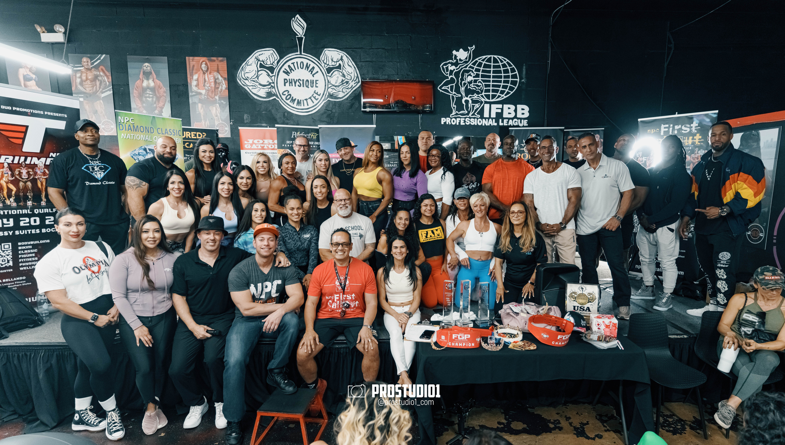 NPC/IFBB PRO Posing Seminar / Infamous Fitness Studio