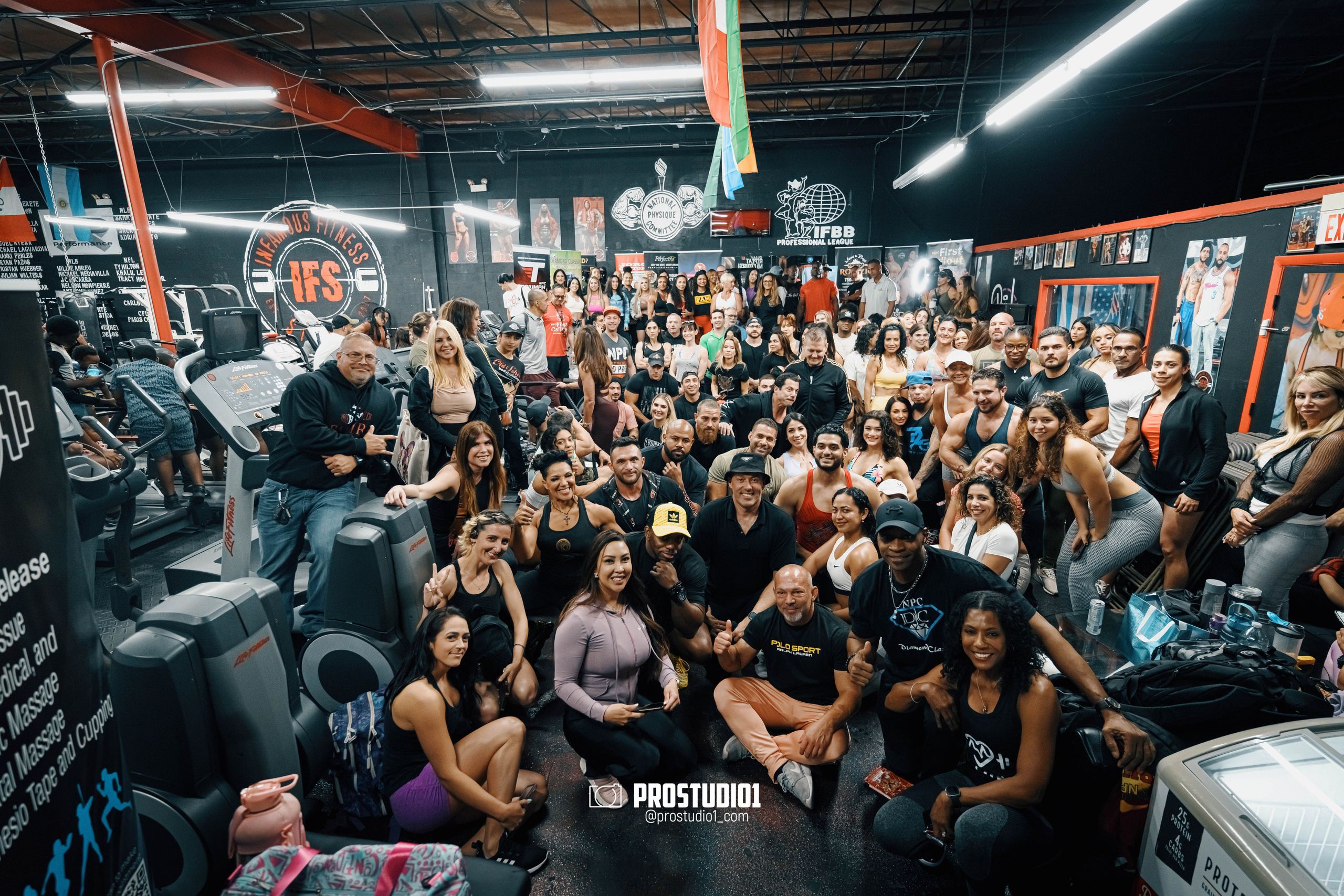 NPC/IFBB PRO Posing Seminar / Infamous Fitness Studio
