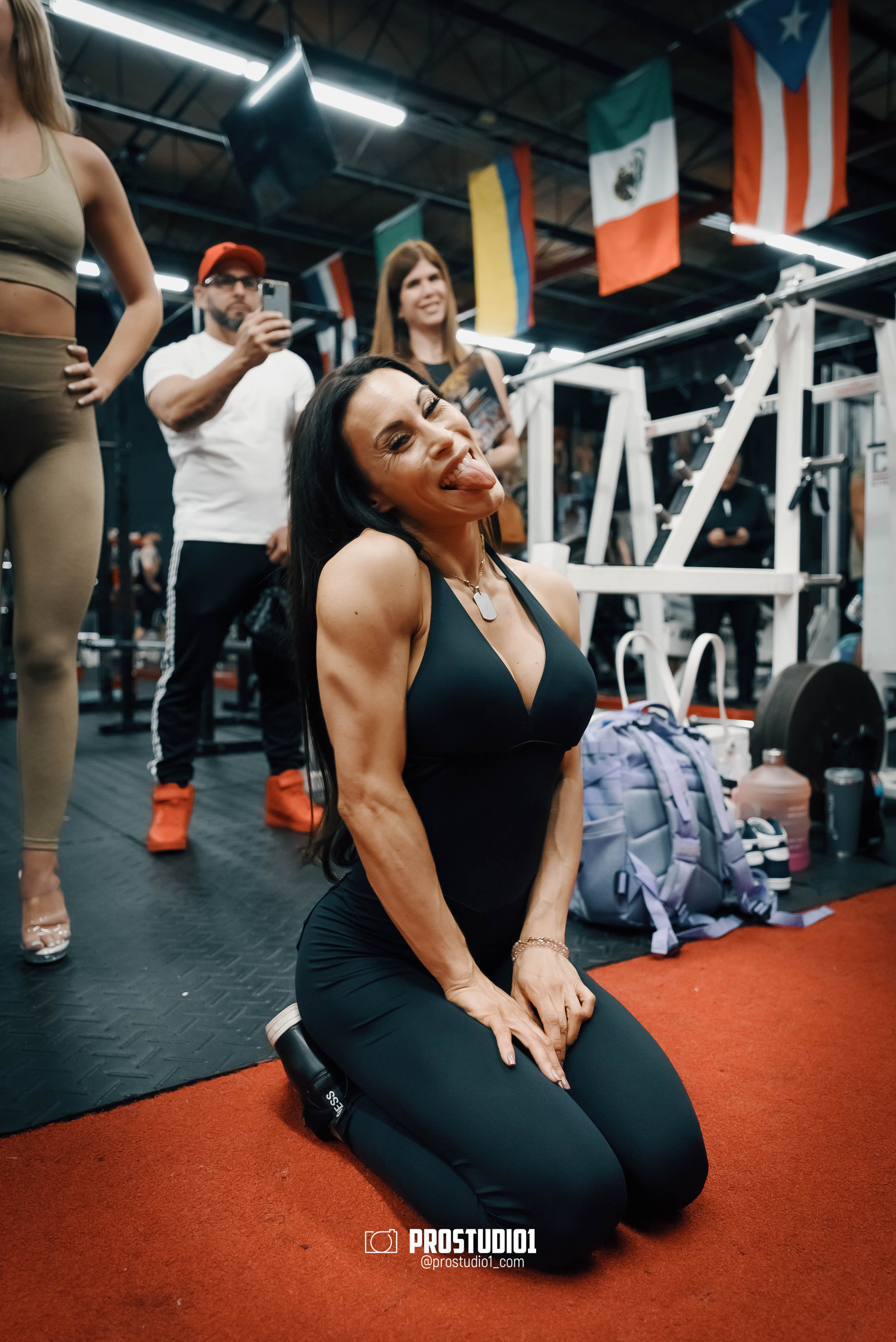 NPC/IFBB PRO Posing Seminar / Infamous Fitness Studio