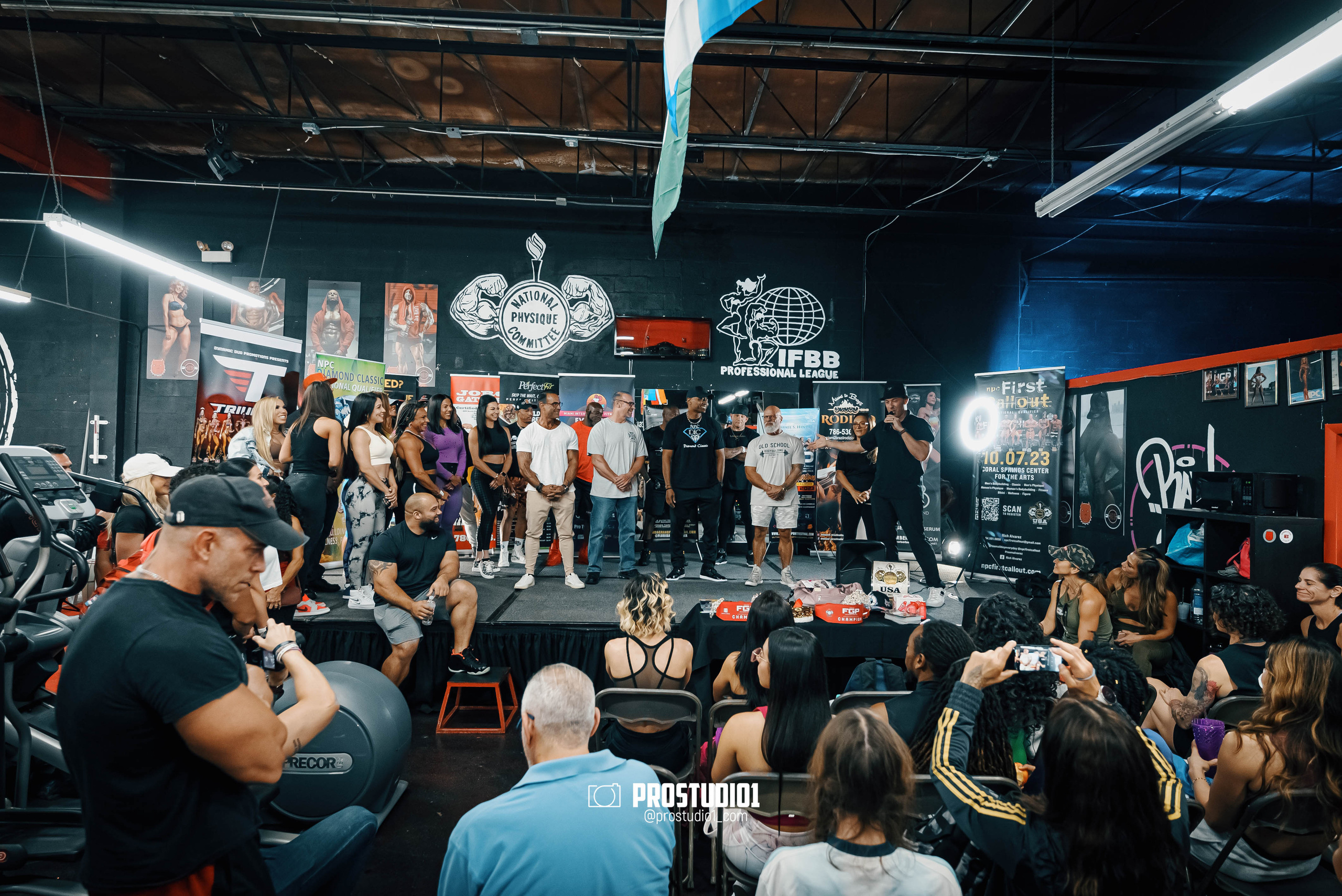 NPC/IFBB PRO Posing Seminar / Infamous Fitness Studio