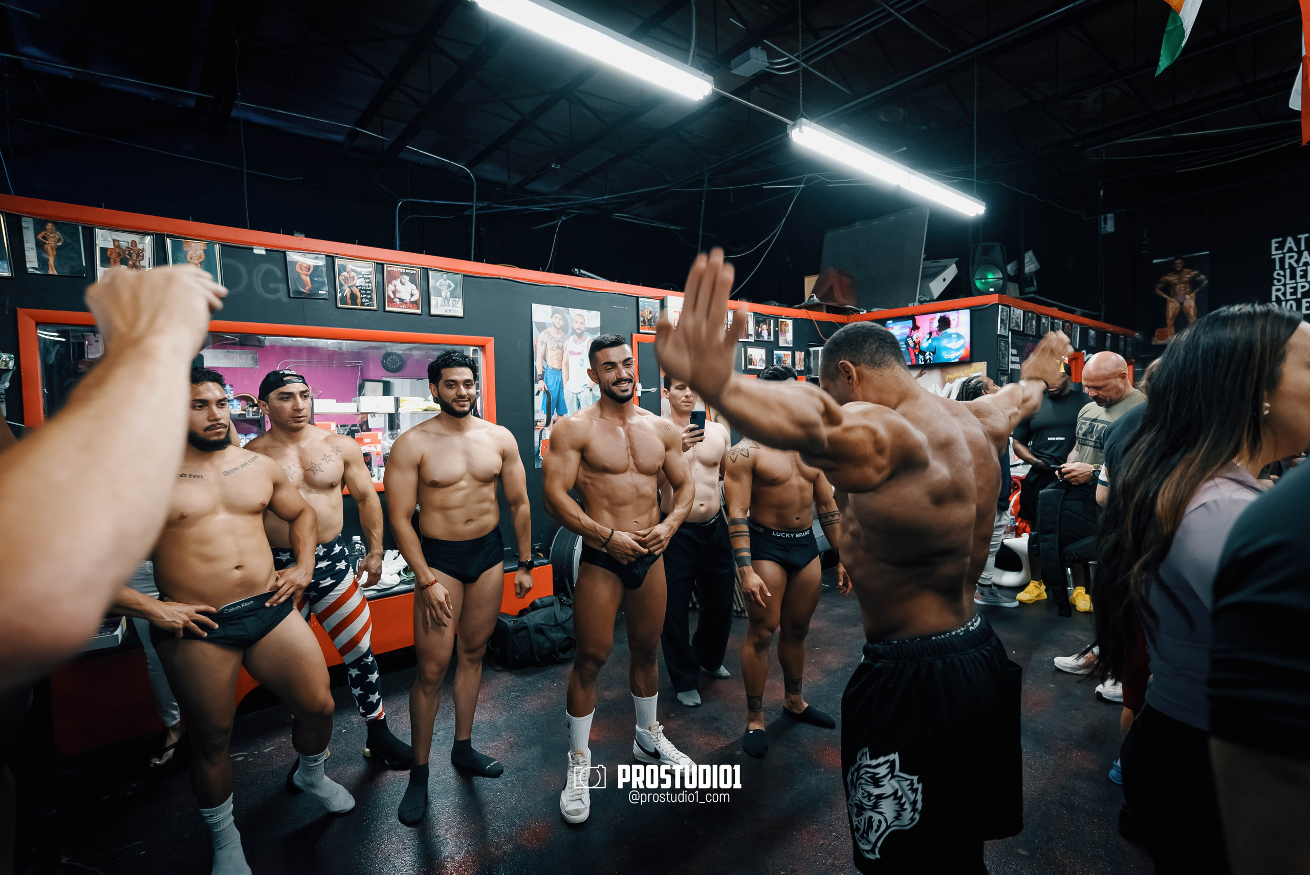 NPC/IFBB PRO Posing Seminar / Infamous Fitness Studio