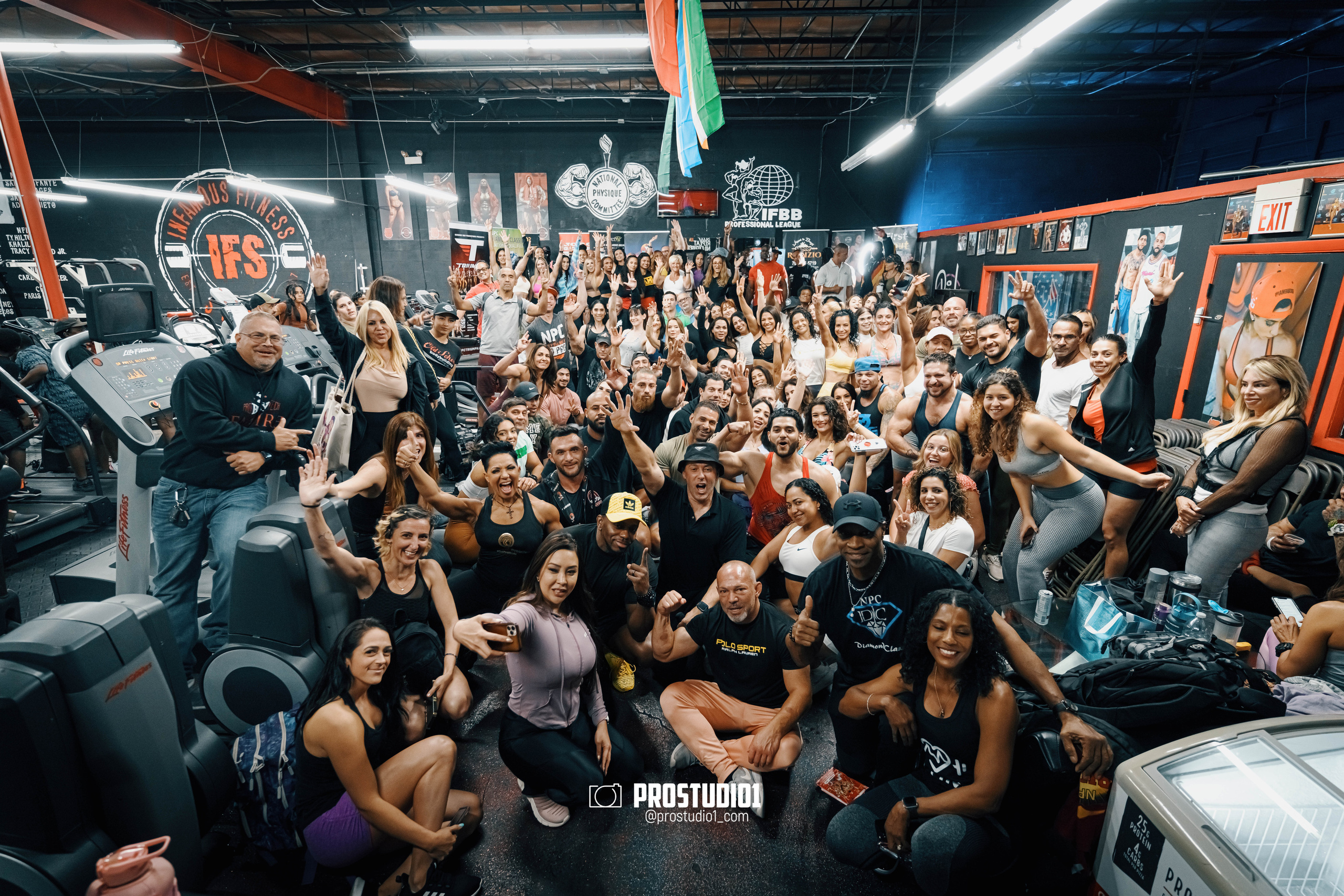 NPC/IFBB PRO Posing Seminar / Infamous Fitness Studio