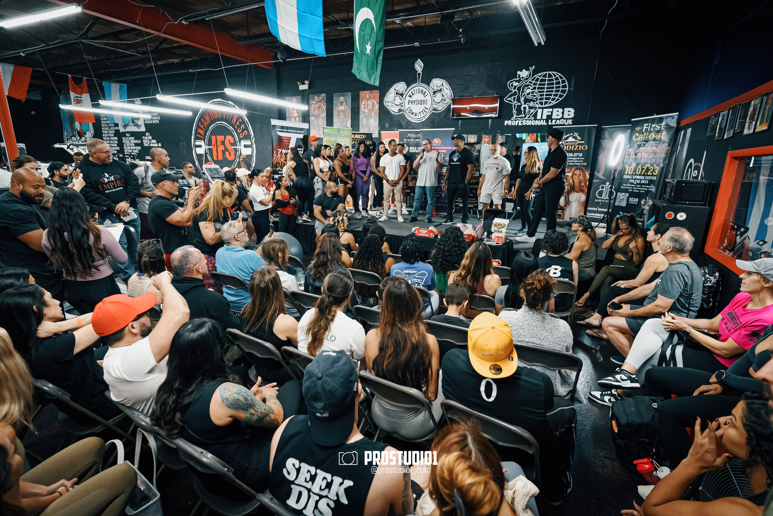 NPC/IFBB PRO Posing Seminar / Infamous Fitness Studio