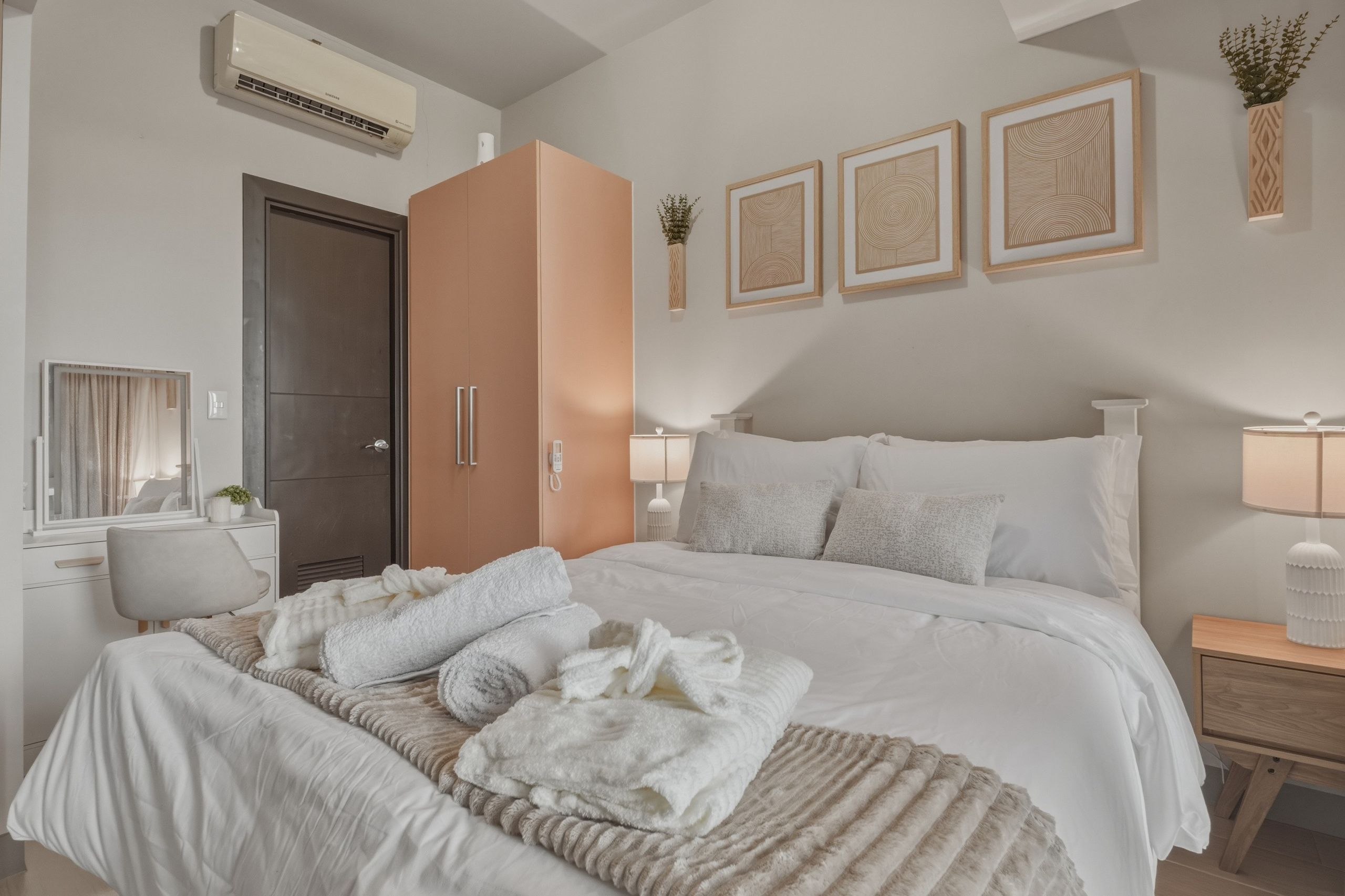 Uptown Parksuites // BGC. Interior & Architectural Photographer Philippines | Argen Carlo Camaclang