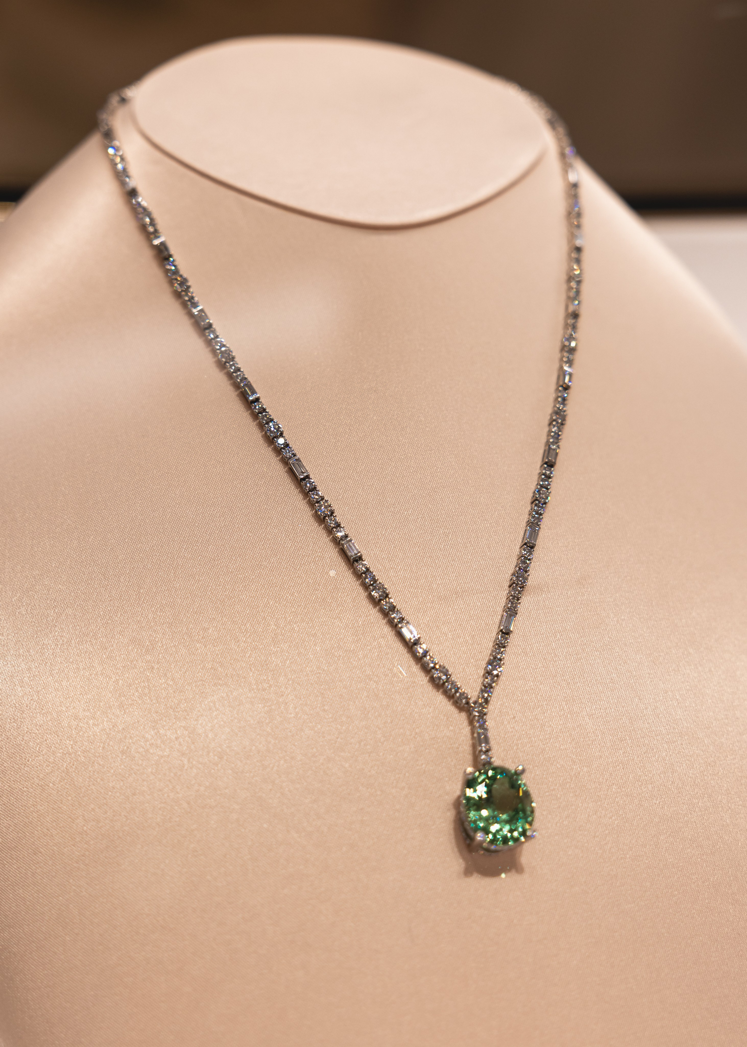 Tiffany. Professional wedding photographer in Copenhagen, Denmark — Julia Byron