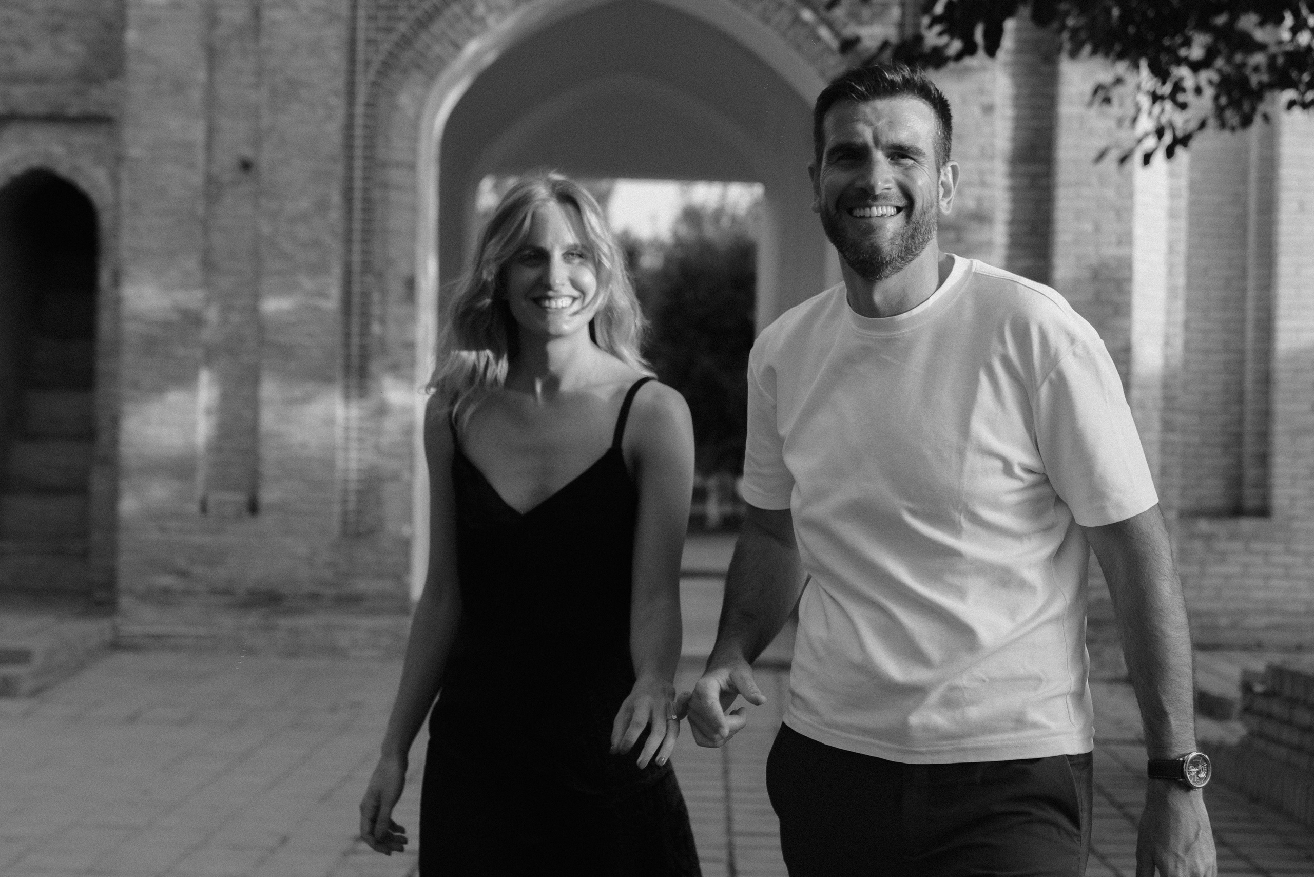 Love Story photoshoot in Samarkand with the backdrop of Gur-Emir. Photographer in Uzbekistan and Samarkand Djasur Marupov