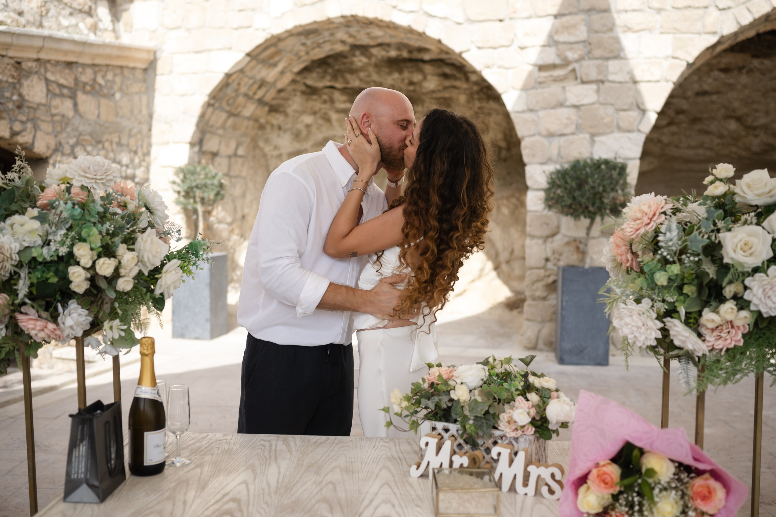 Small wedding photoshoot. Professional photographer in Cyprus Katerina Stepanchenko