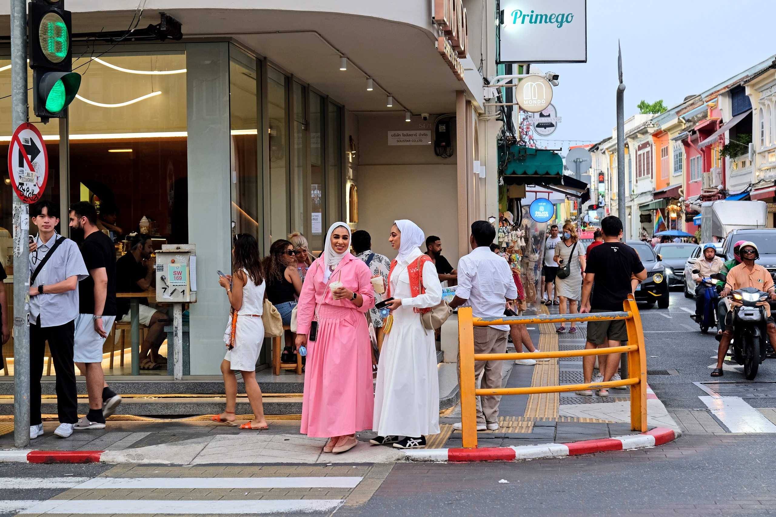 Документальные моменты из жизни города. Пхукет. Портретный фотограф Алена Новгородцева