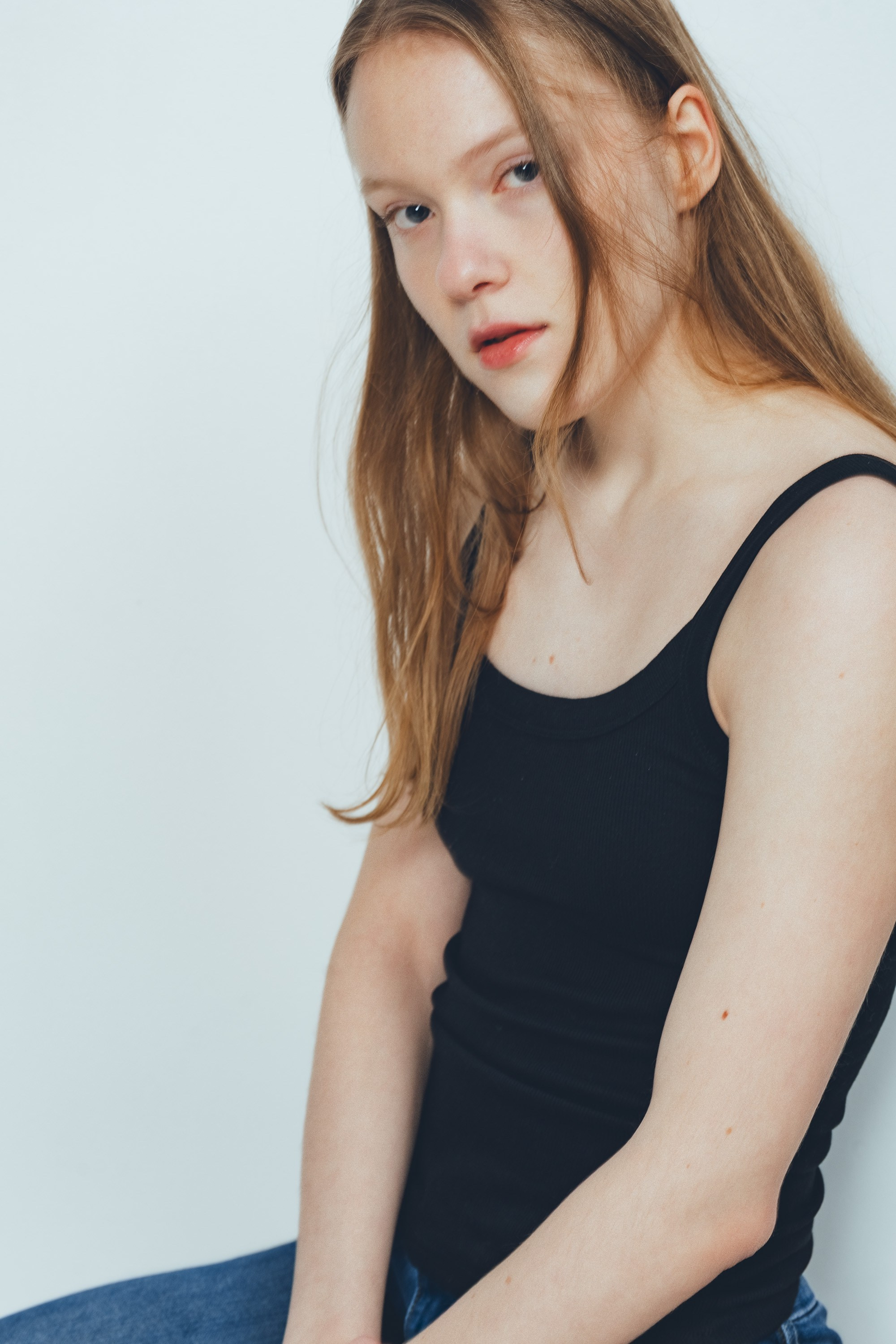 Mallikansiokuvaus. Valokuvaaja Lahti, Helsinki Elena Salonen