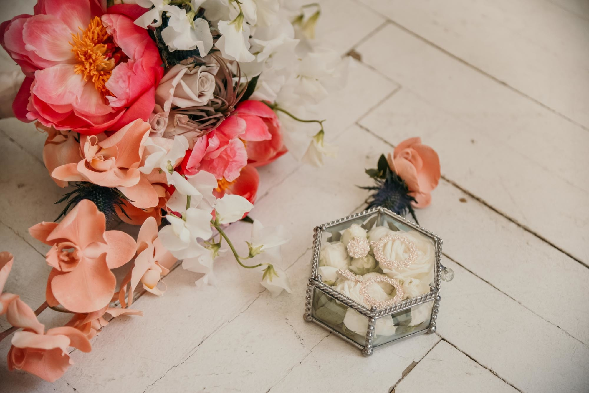 Coral wedding. Family Lifestyle Photography