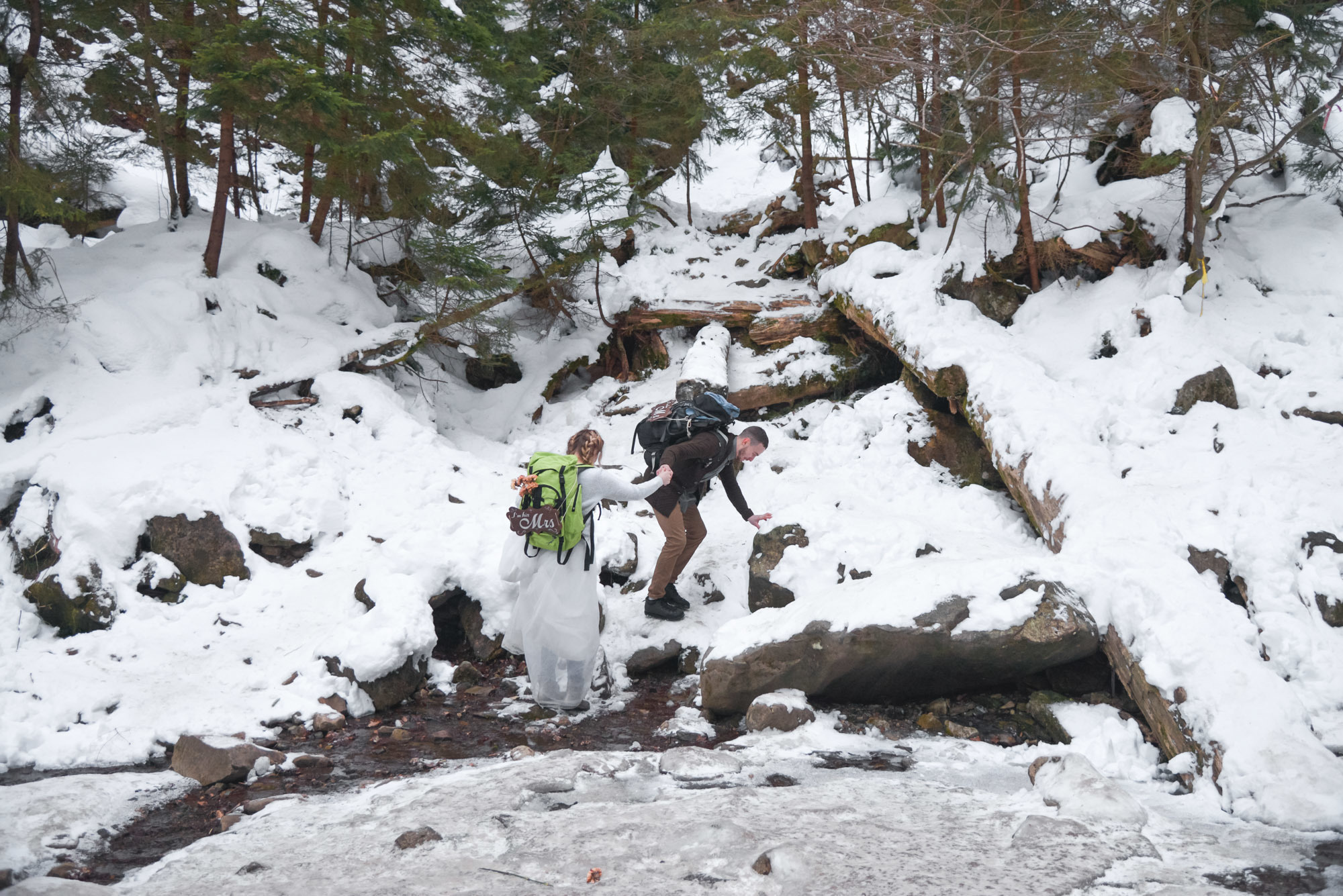 Frozen Waterfall LoveStory. Family Lifestyle Photography