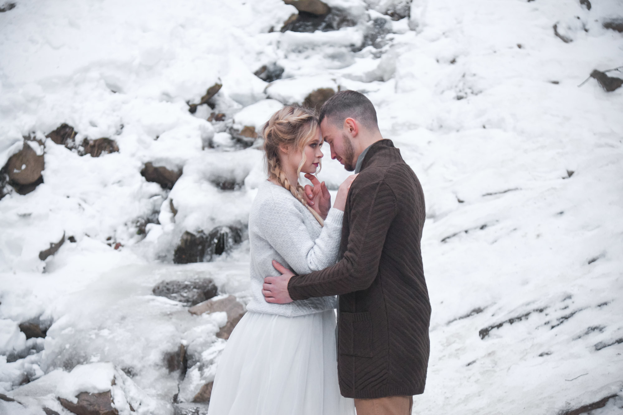 Frozen Waterfall LoveStory. Family Lifestyle Photography