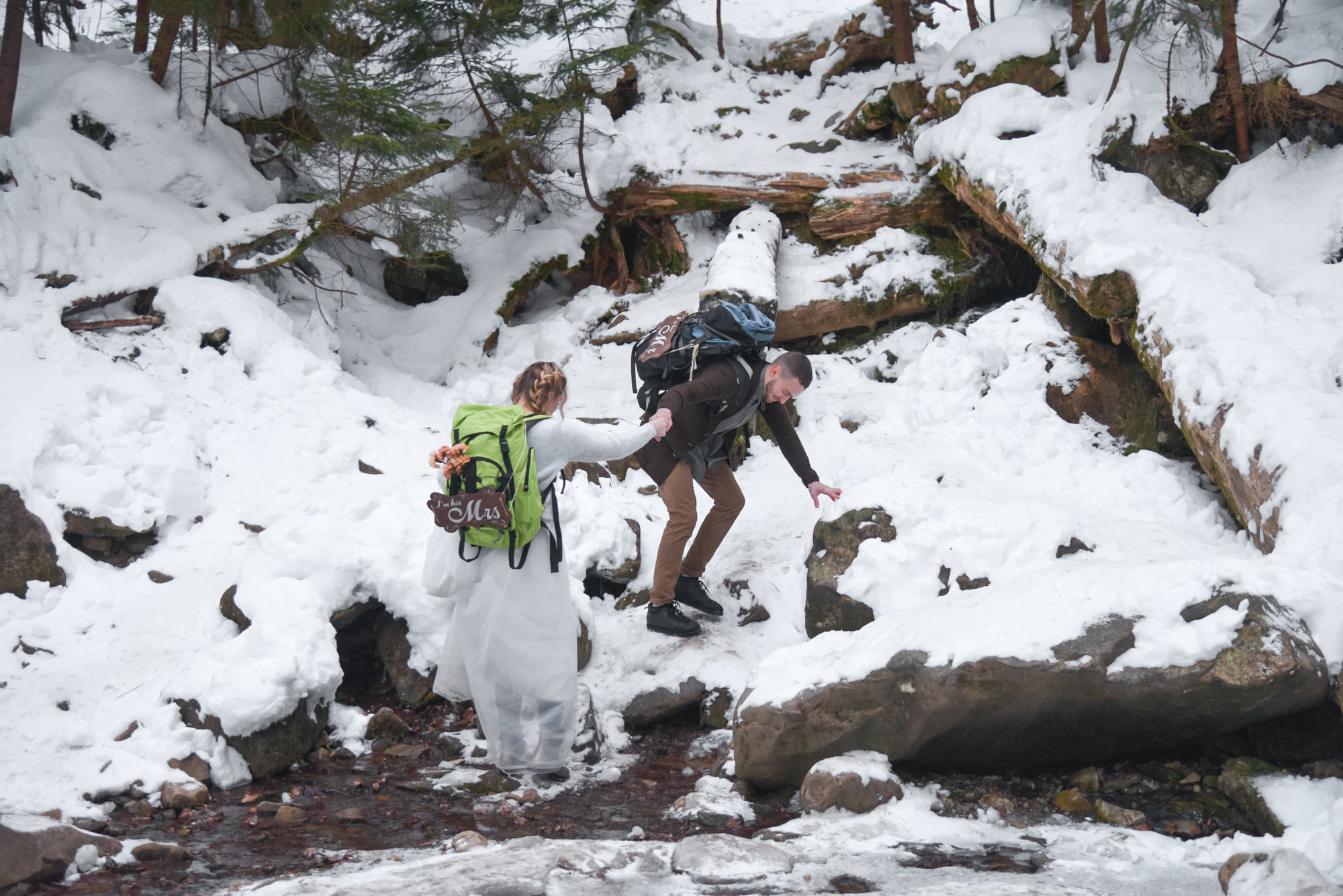 Frozen Waterfall LoveStory. Family Lifestyle Photography