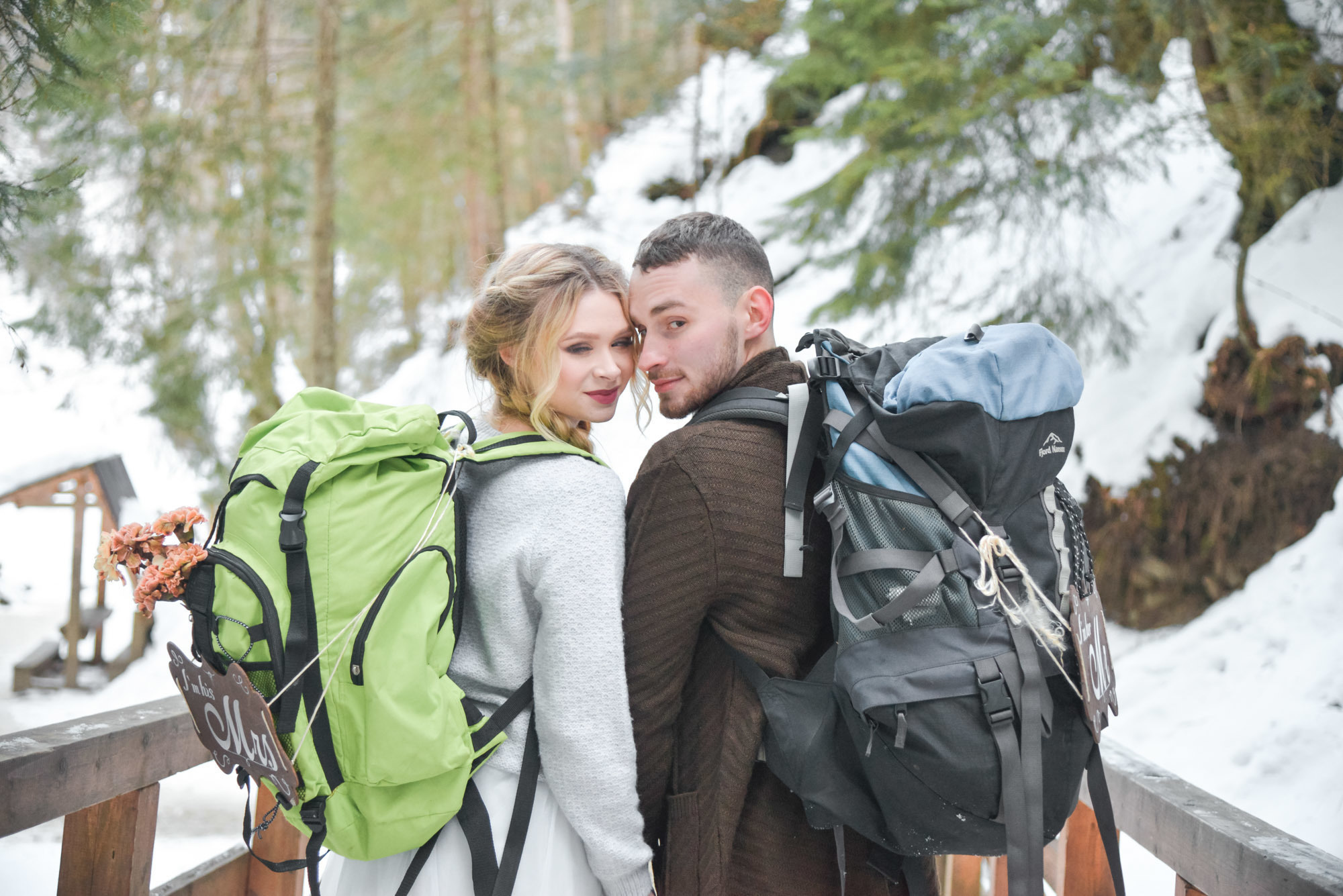 Frozen Waterfall LoveStory. Family Lifestyle Photography