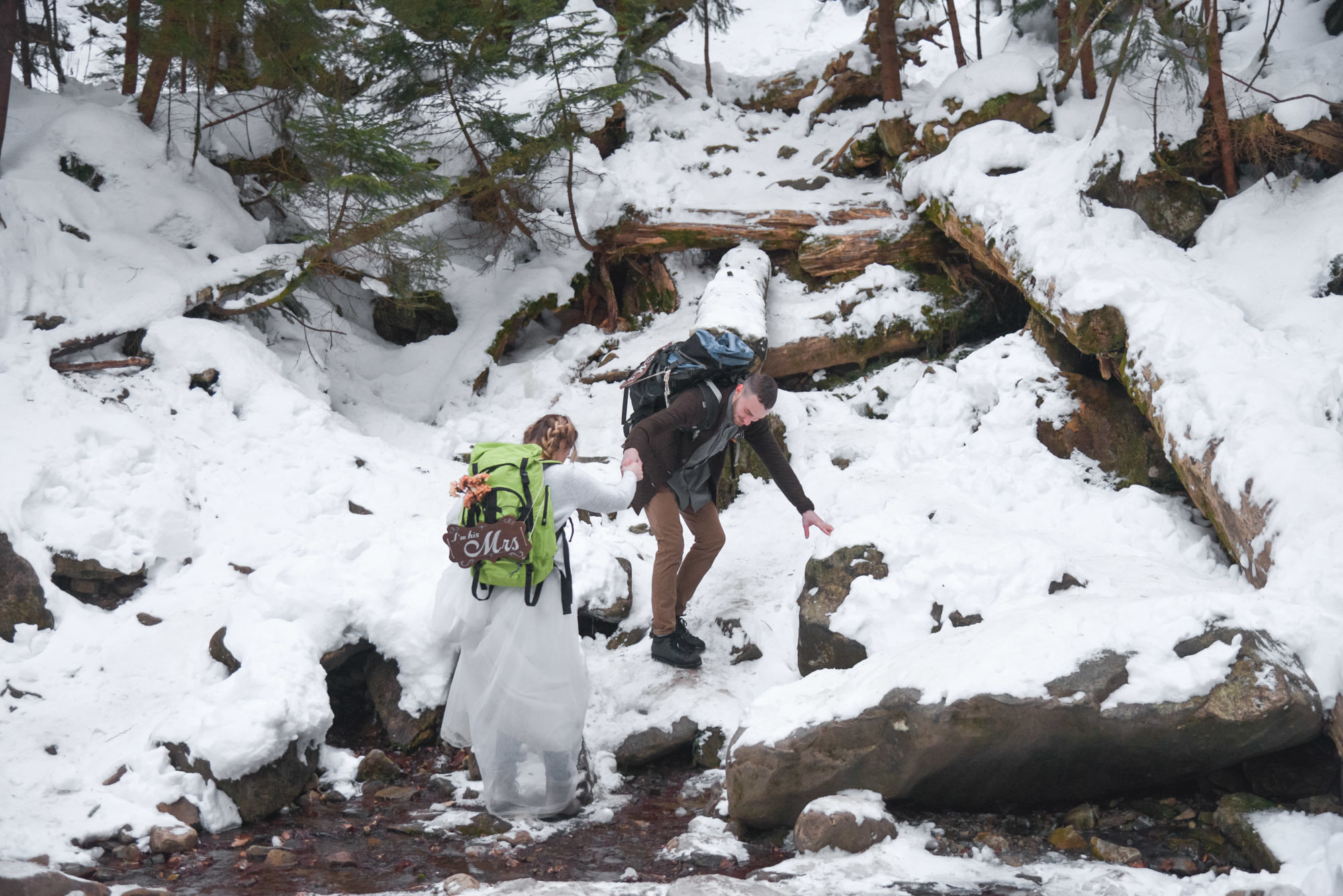 Frozen Waterfall LoveStory. Family Lifestyle Photography