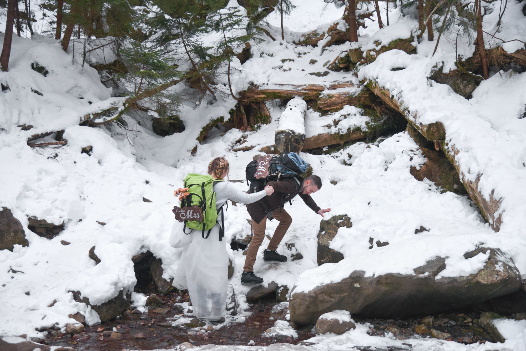 Frozen Waterfall LoveStory. Family Lifestyle Photography