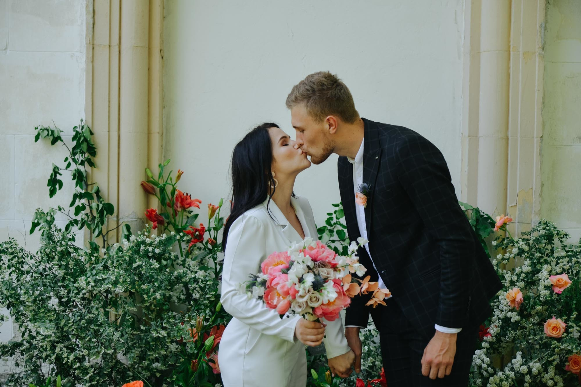 Coral wedding. Family Lifestyle Photography