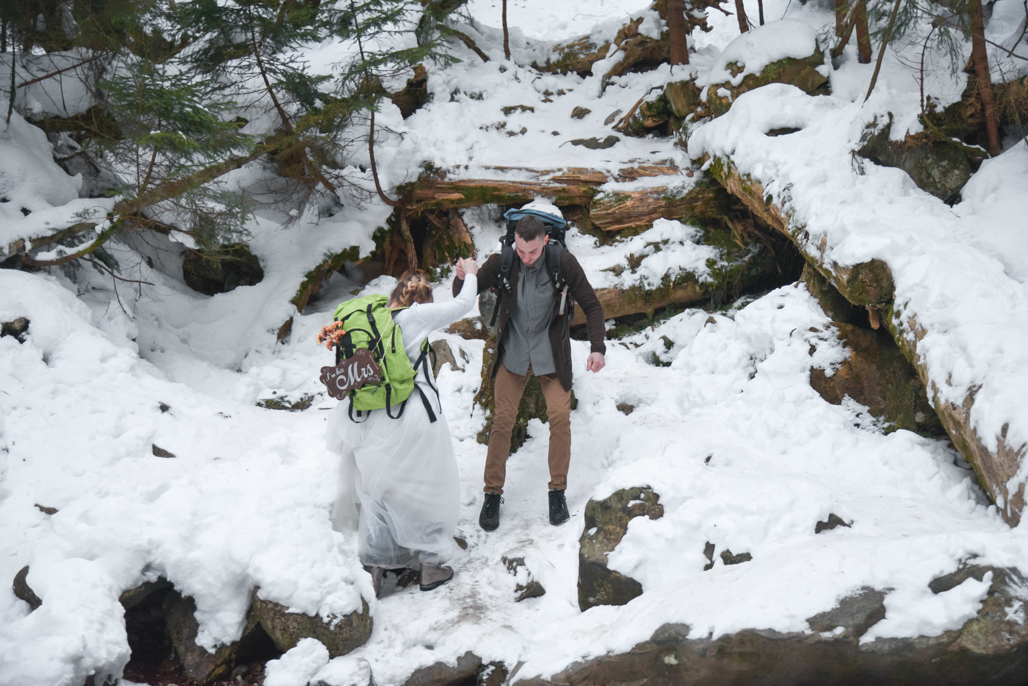 Frozen Waterfall LoveStory. Family Lifestyle Photography