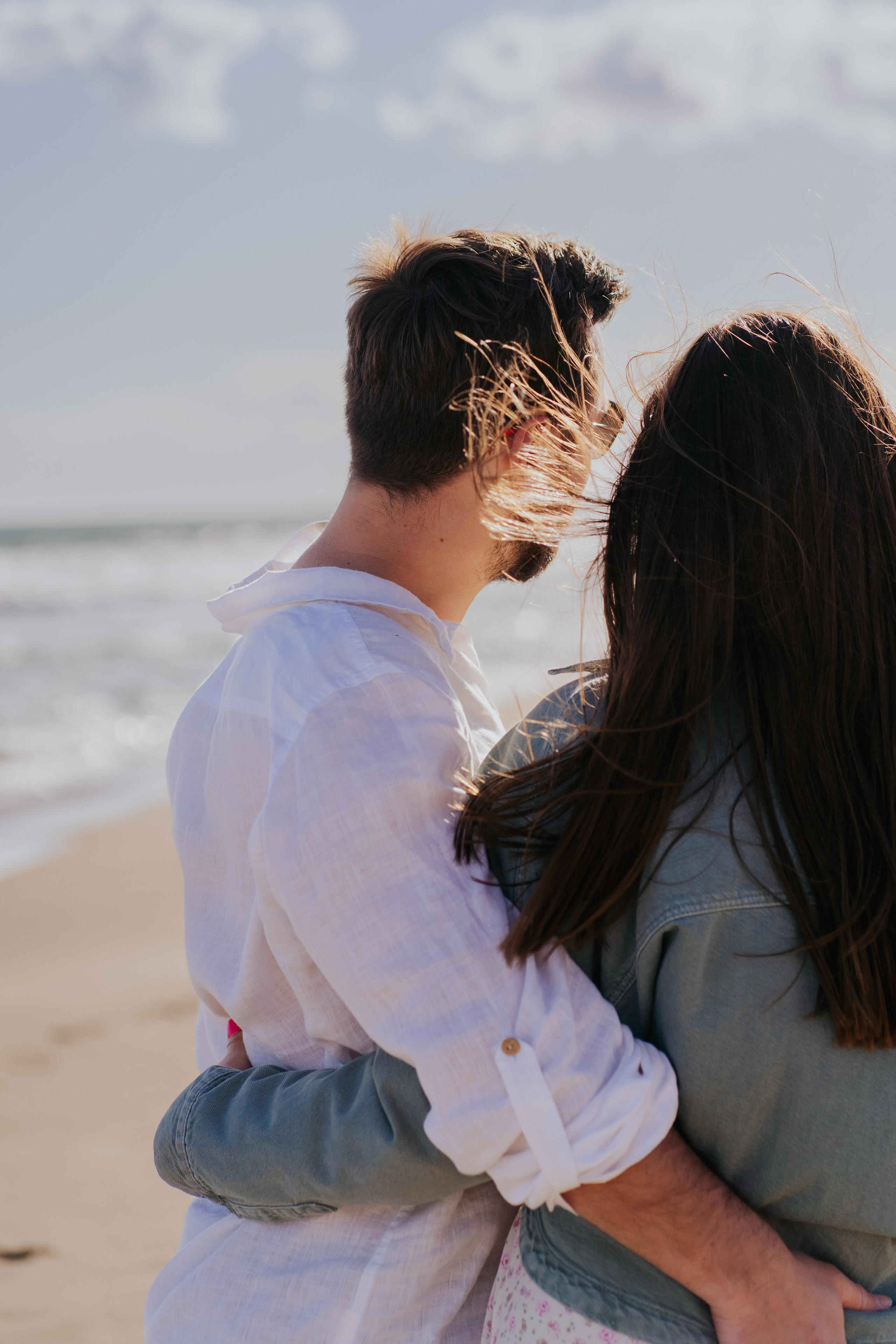 Family Barcelona on the sea. DiaFoto — Wow Photographer in Barcelona | Premium Barcelona Photoshoot Experience