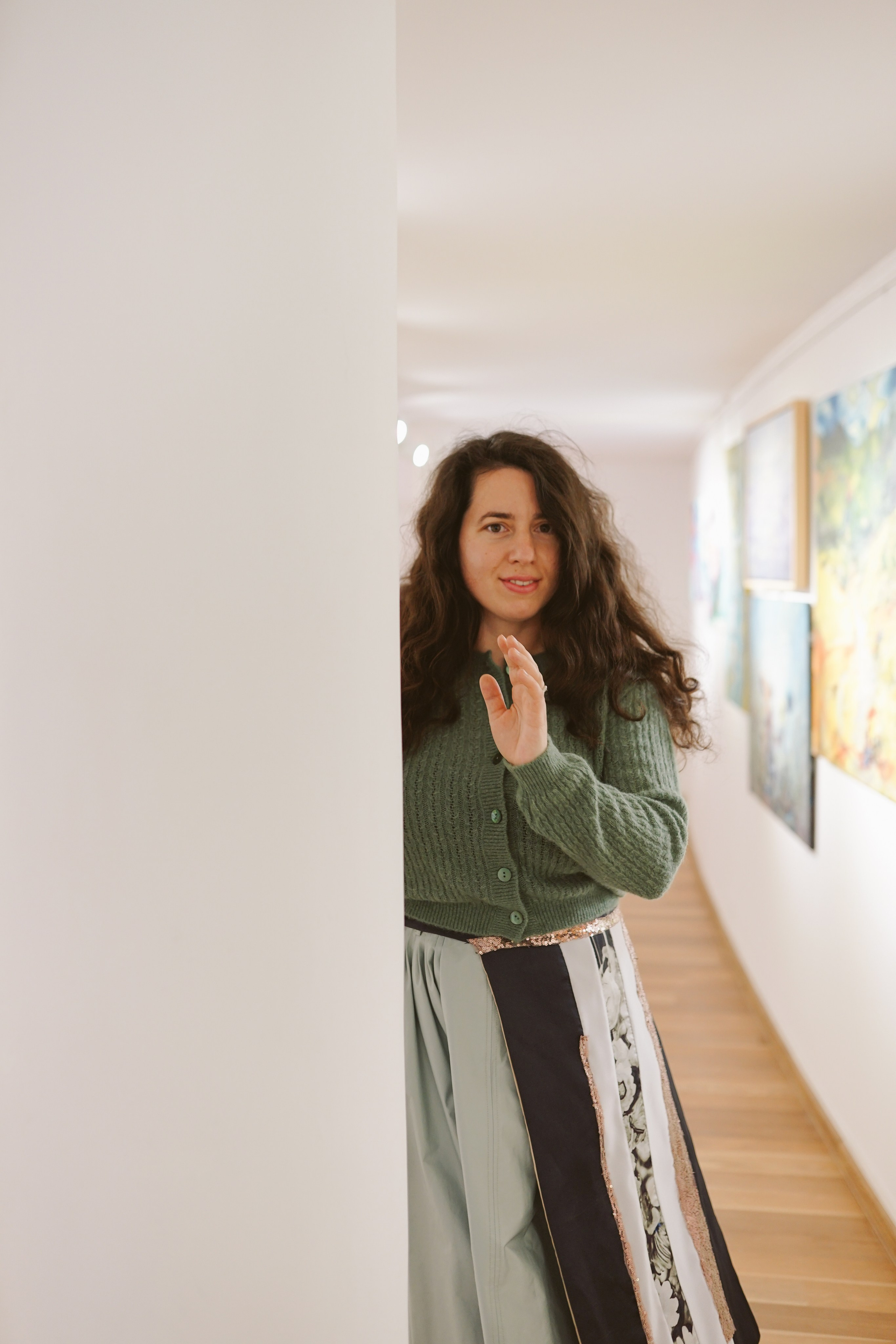 Expoziție Foto Maternitate Brașov | Mădălina Beda. Madalina Beda- Artist vizual, fotograf, doula la nastere, consultant babywearing Brasov si in toata tara