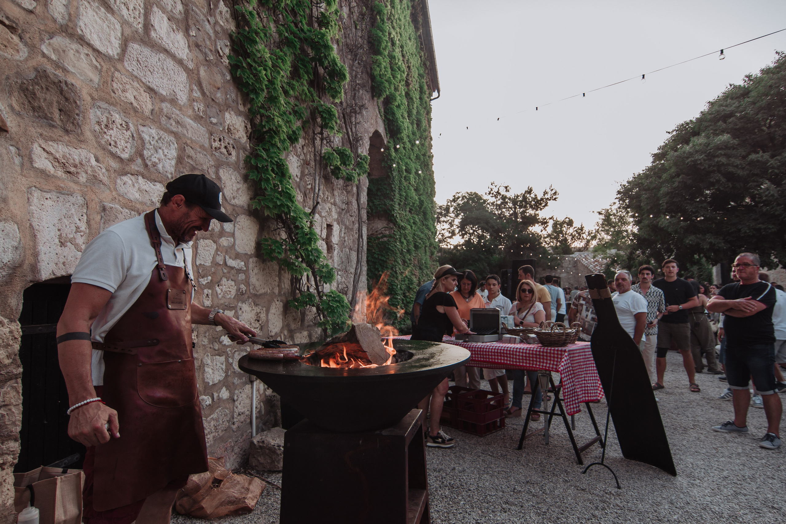 Reportage de fête au Château Prat de Cest. Professional Photographer in France | Poitiers, Tours & Châtellerault | Portrait, Family, Corporate & Wedding Photography