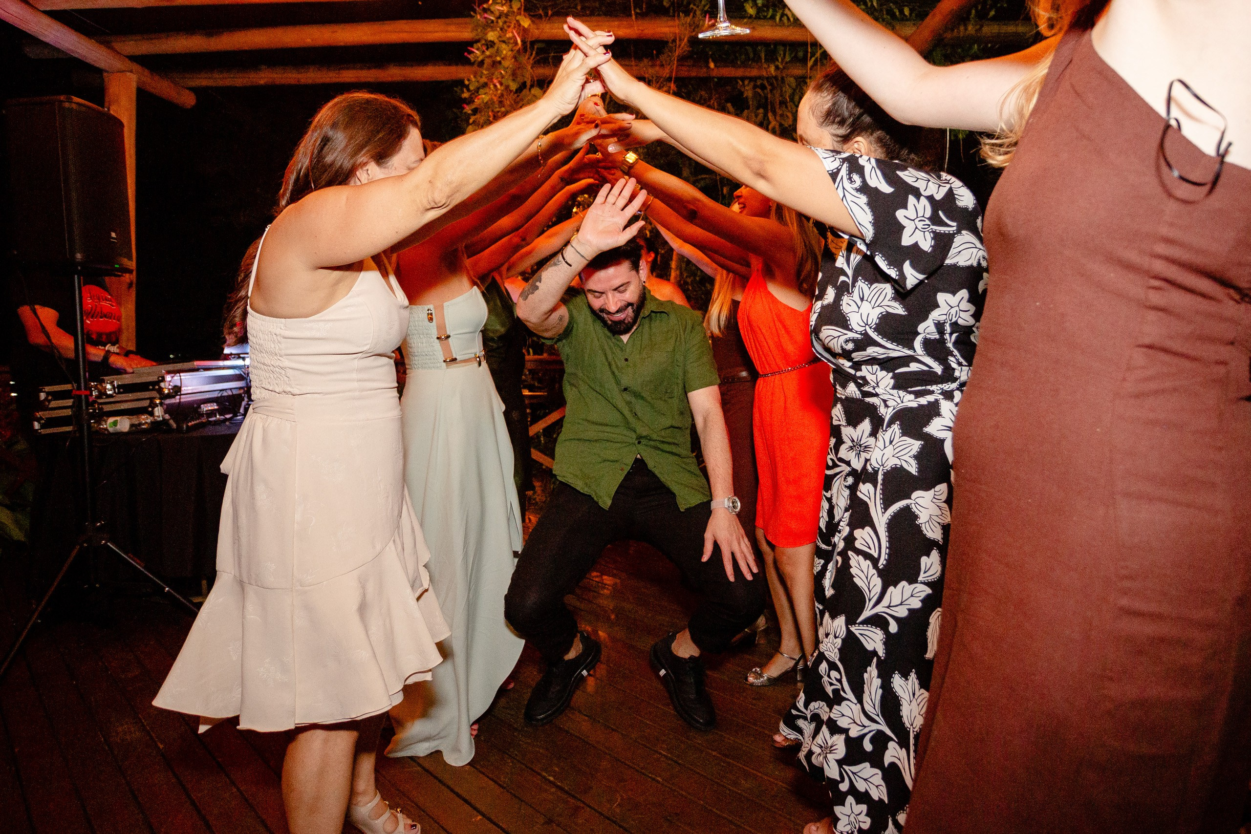 Comemoração de aniversário em uma vinícola no pôr do sol — Ivana Oleskovicz