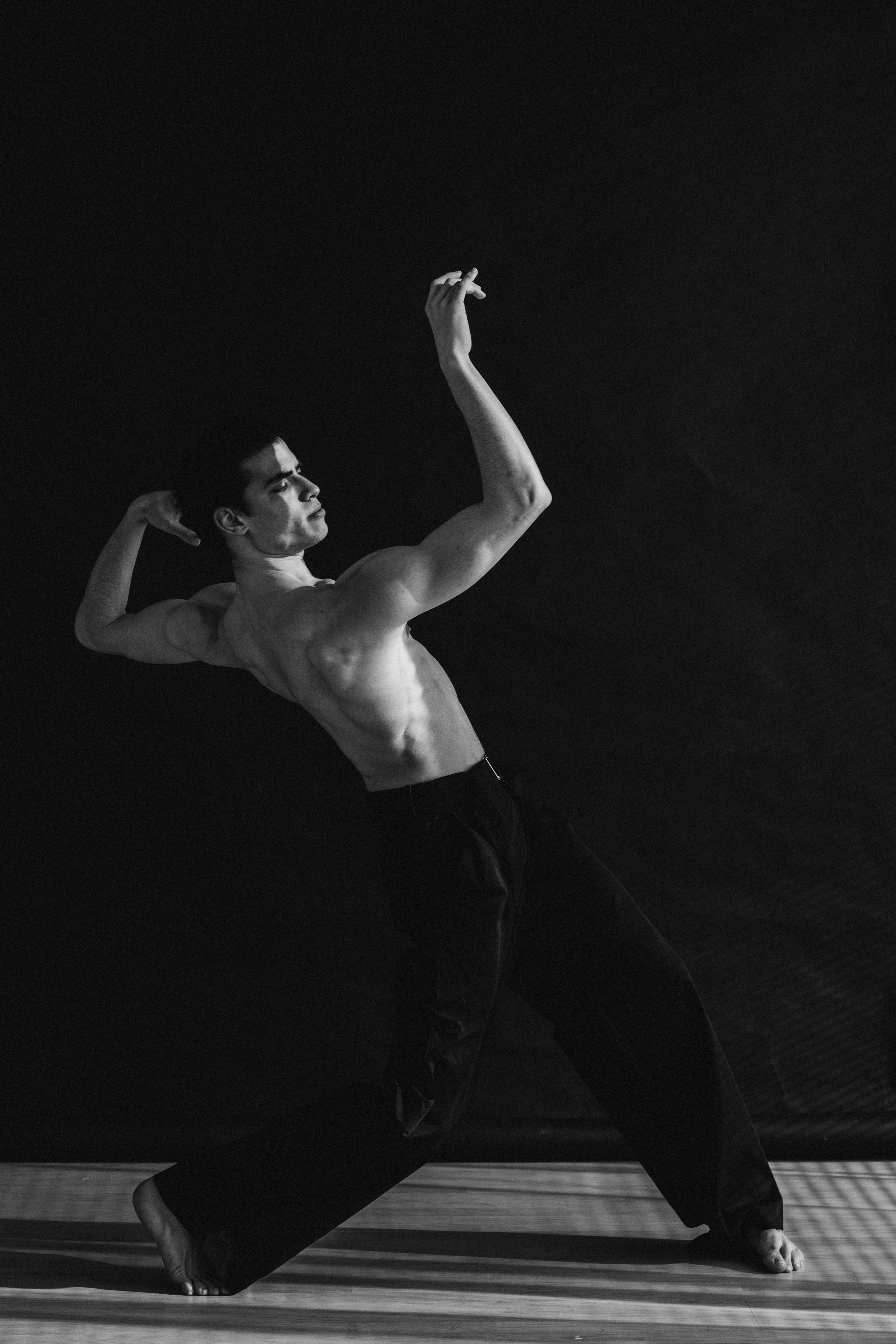 DANCERS. Victoria Olonen – Cinematic Portrait Artist | Helsinki & Europe