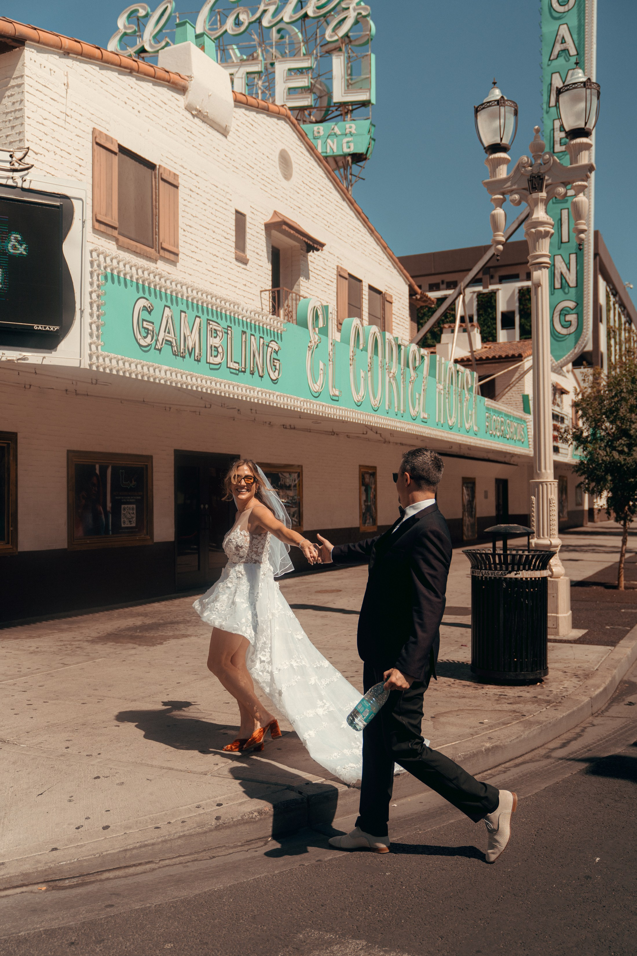 Rachel&Dan. Wedding & elopement photographer Viktoriya Kravtsov. Las Vegas