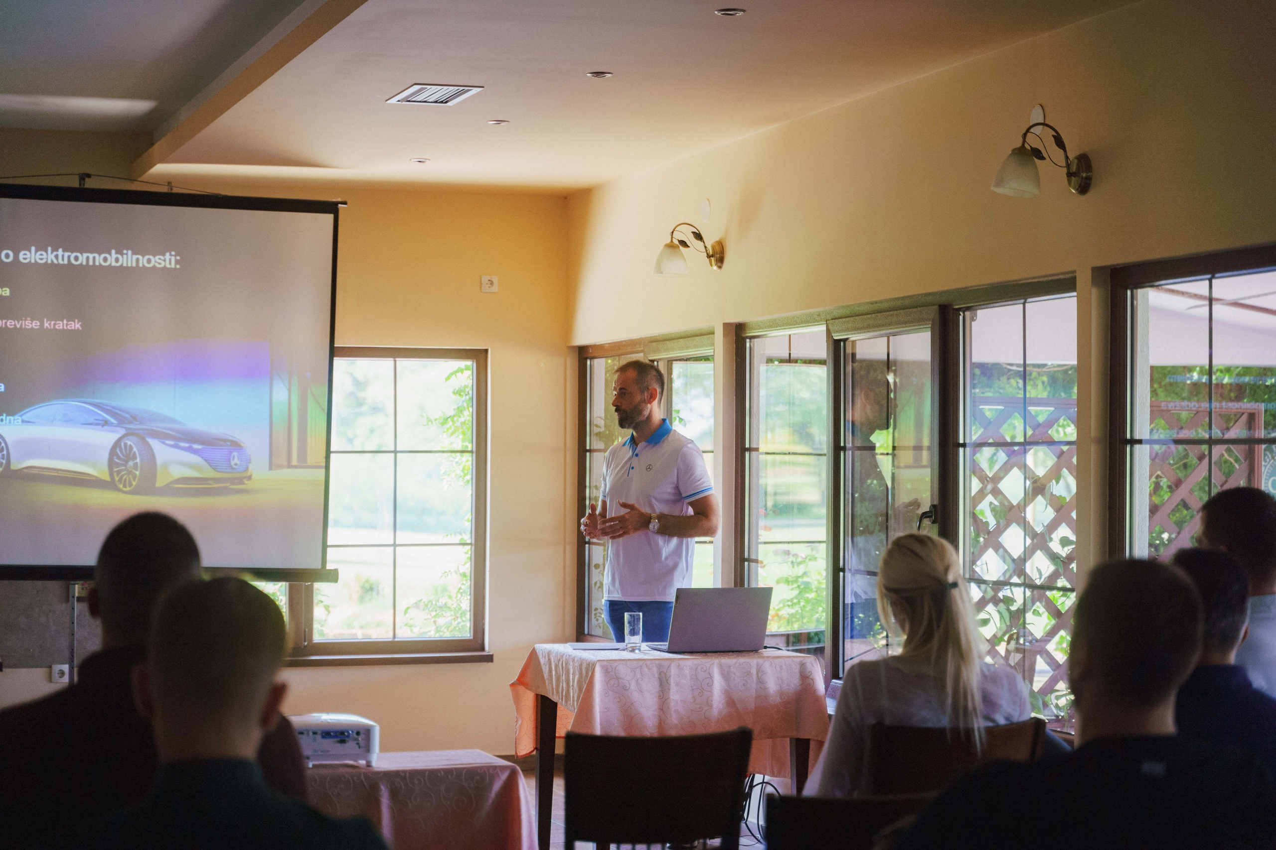 Auto kuca Mikom EV event. Жуков Студио