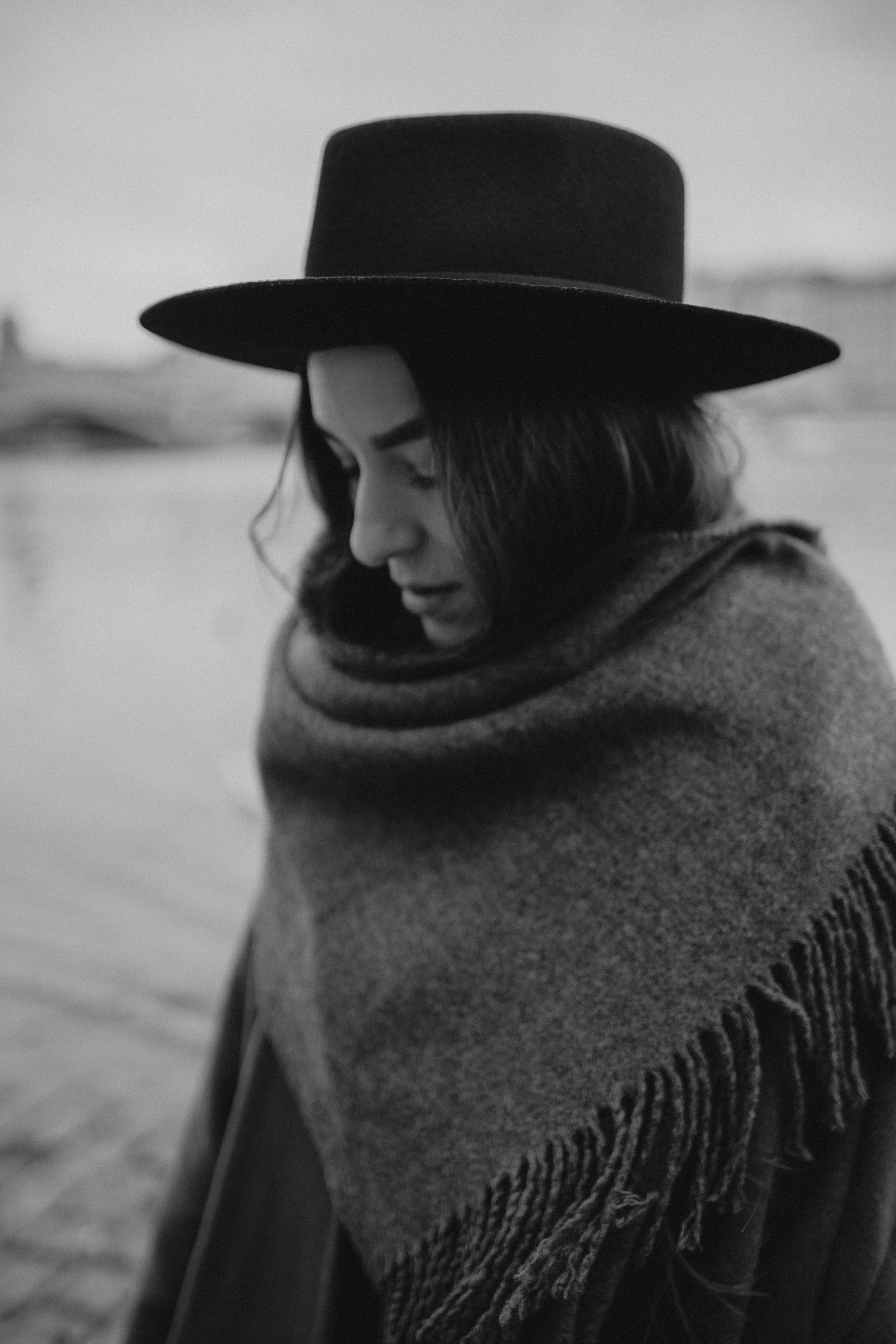 River, coat and birds. Фотограф в Праге Анна Лебедева